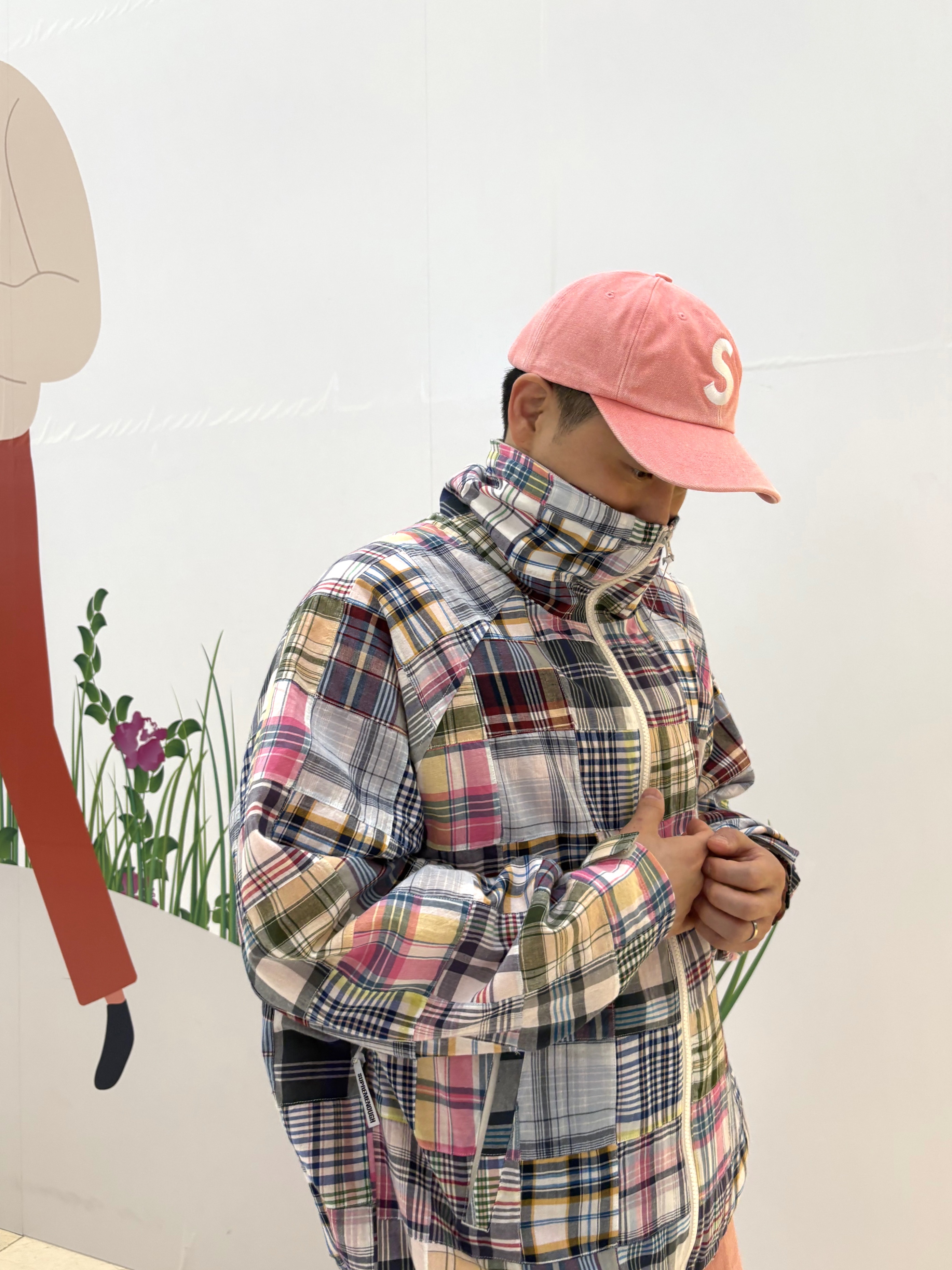 Play Comme des Garcons Red Heart T-Shirt White, Supreme Pigment S Logo 6-Panel Bright Pink - 24FW 착용 스타일 - 3