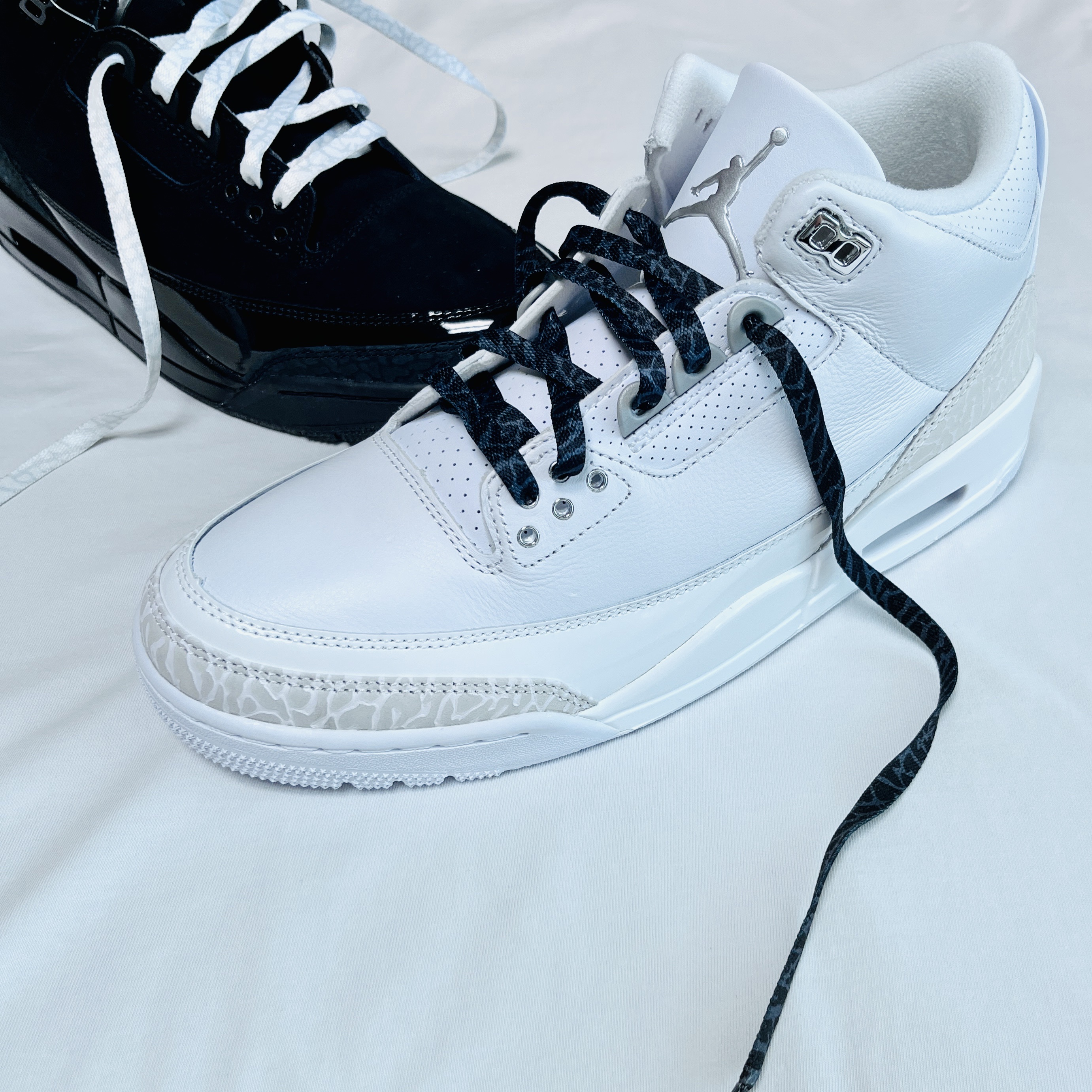 Jordan 3 Retro White and Silver, Jordan 3 Retro Black Cat 2025 착용 스타일 - 1
