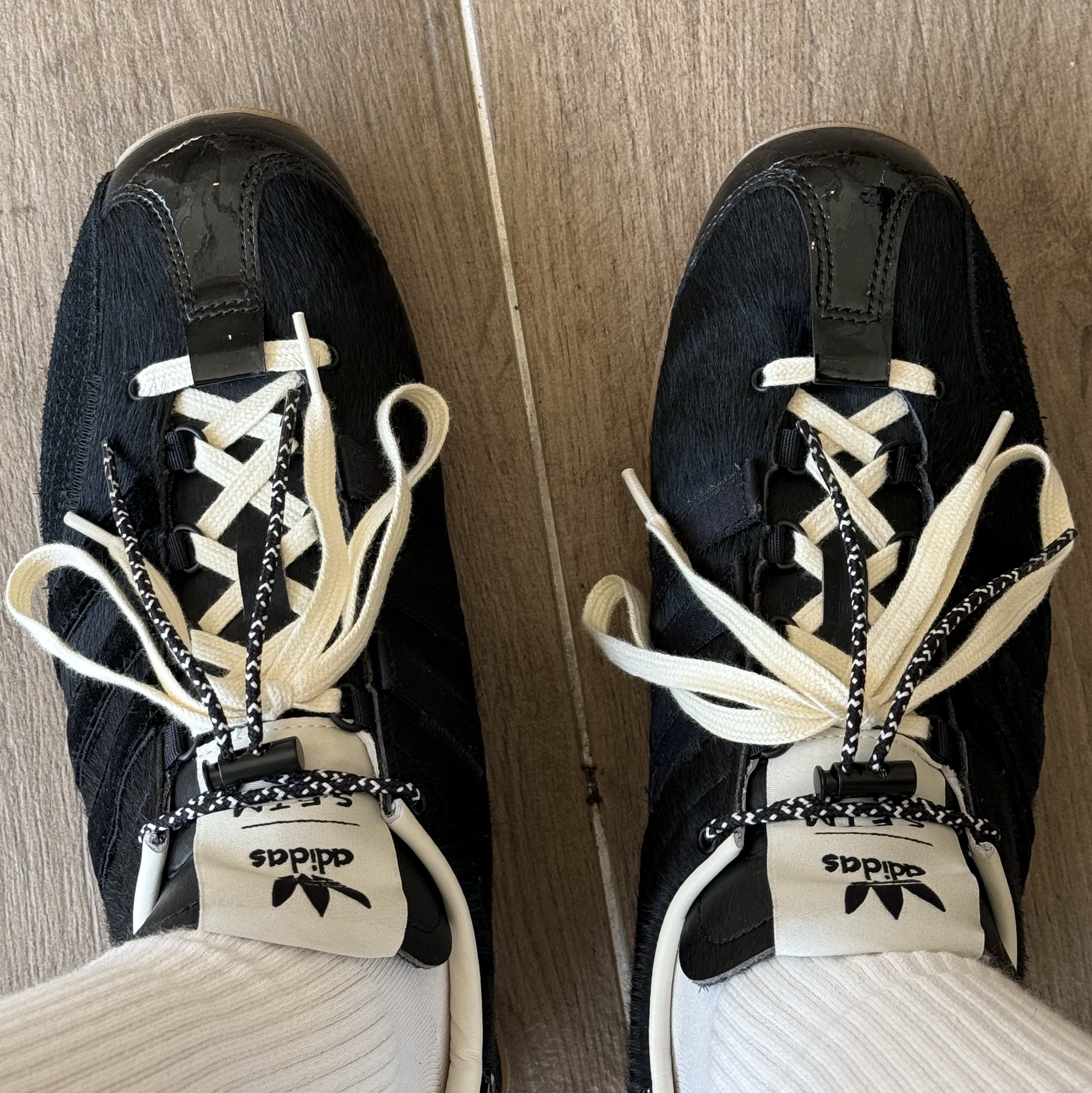 Adidas x Song for the Mute Country OG Core Black Cream White 착용 스타일