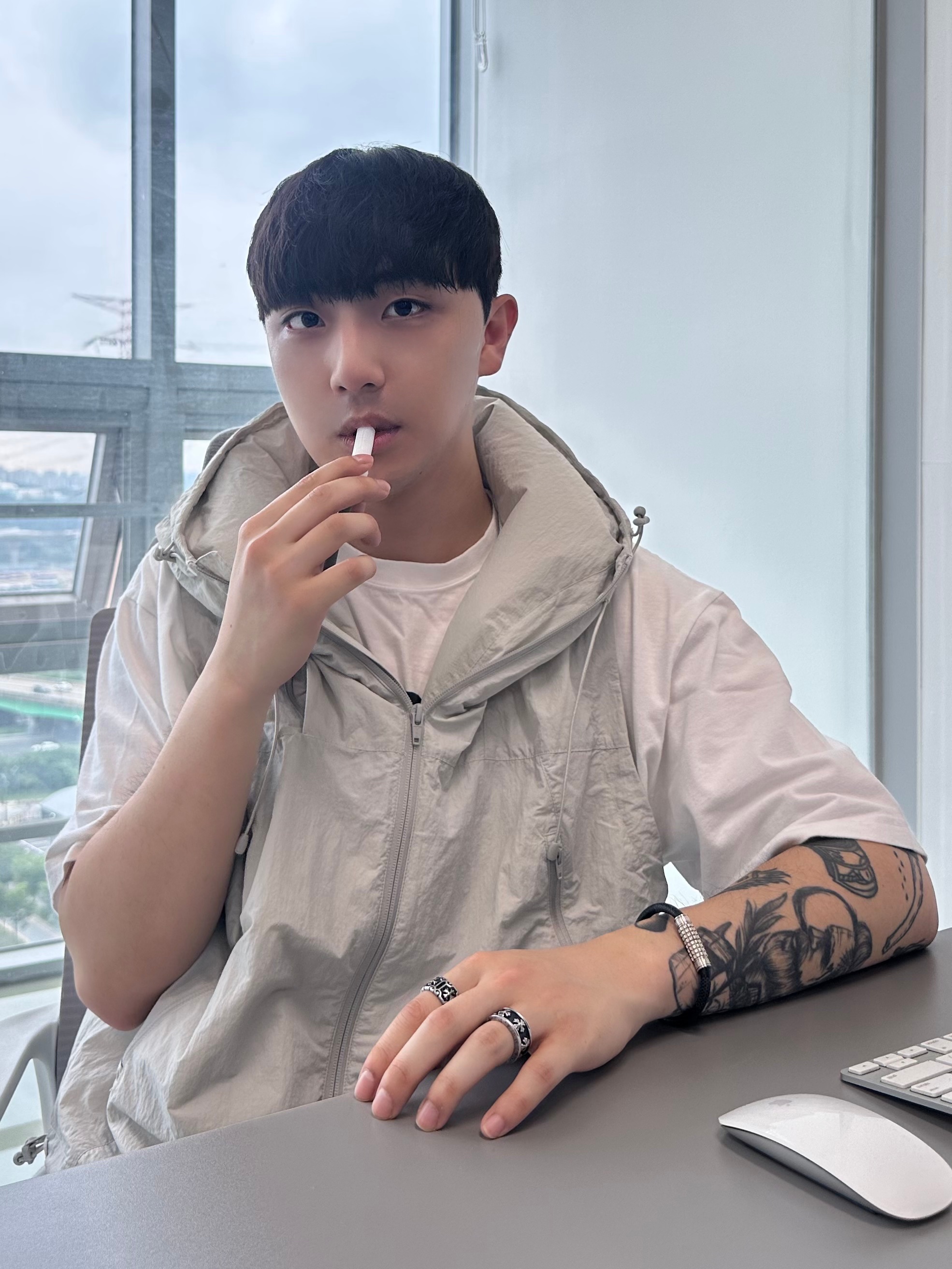 keek Pillowdy Utility Nylon Vest Gray 착용 스타일 - 1