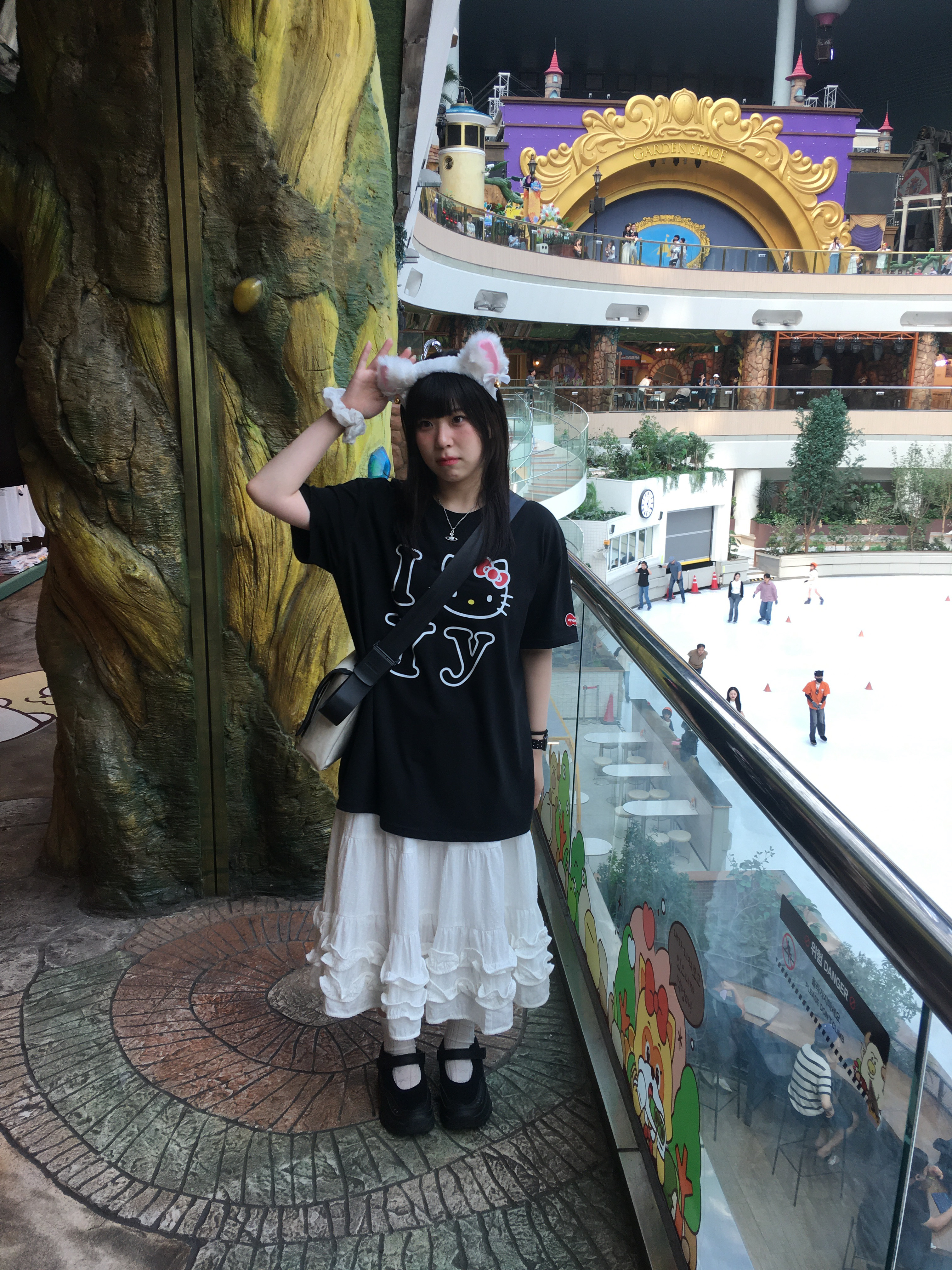 Open Yy x Hello Kitty T-Shirt Black, Vivienne Westwood Mini Bas Relief Pendant Silver 착용 스타일 - 2