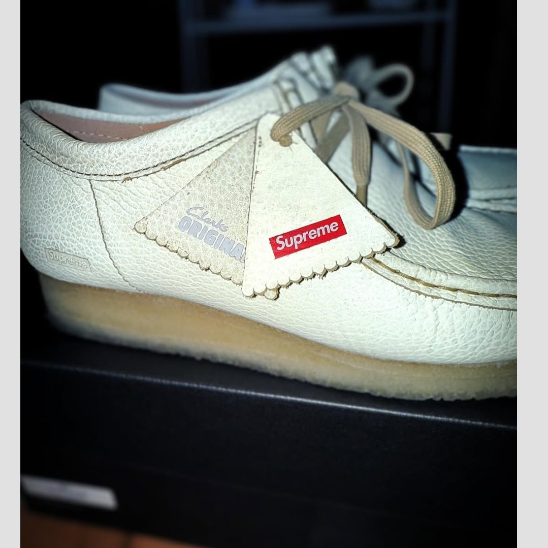 Clarks x Supreme Reflective Wallabee Natural - 25SS, Clarks x Supreme Reflective Wallabee Pink - 25SS 착용 스타일 - 10