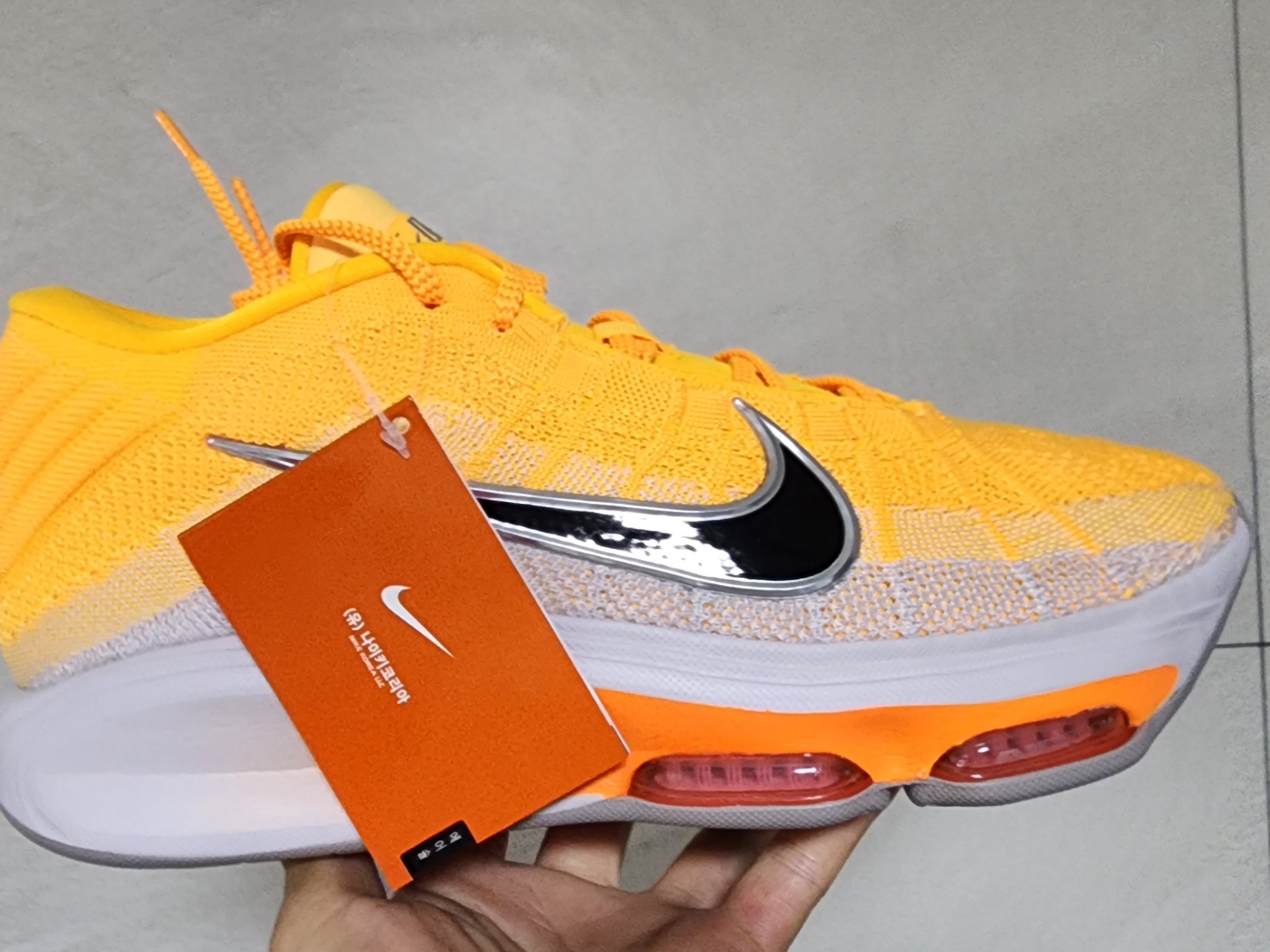 Nike Air Zoom G.T. Hustle 3 EP Laser Orange Metallic Silver 착용 스타일