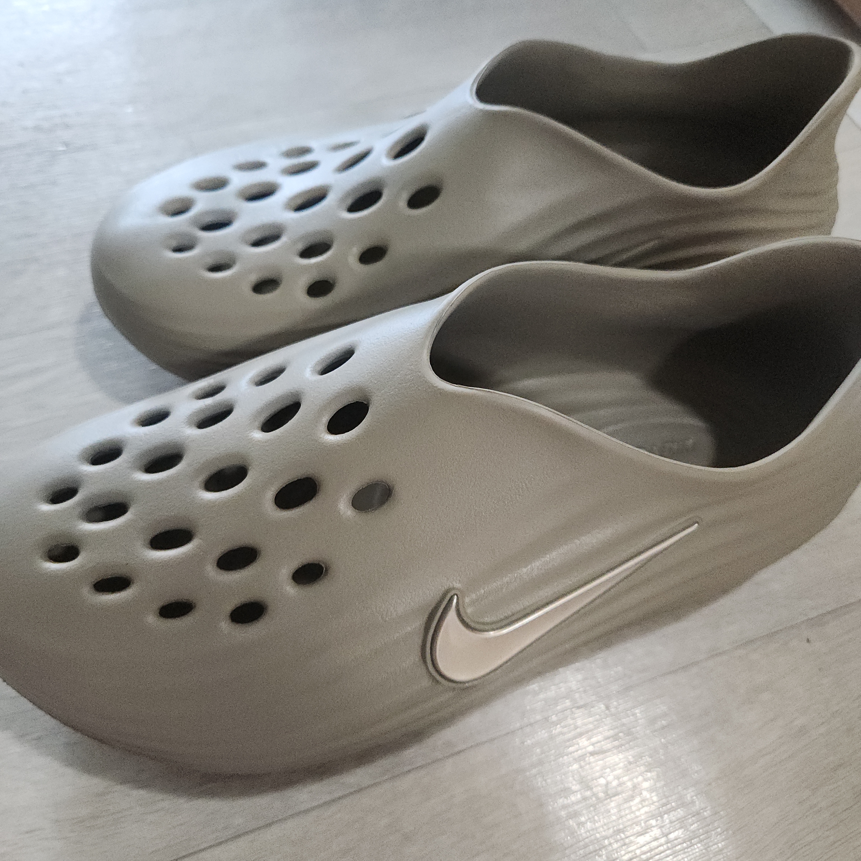 Nike ReactX Rejuven8 Khaki 착용 스타일