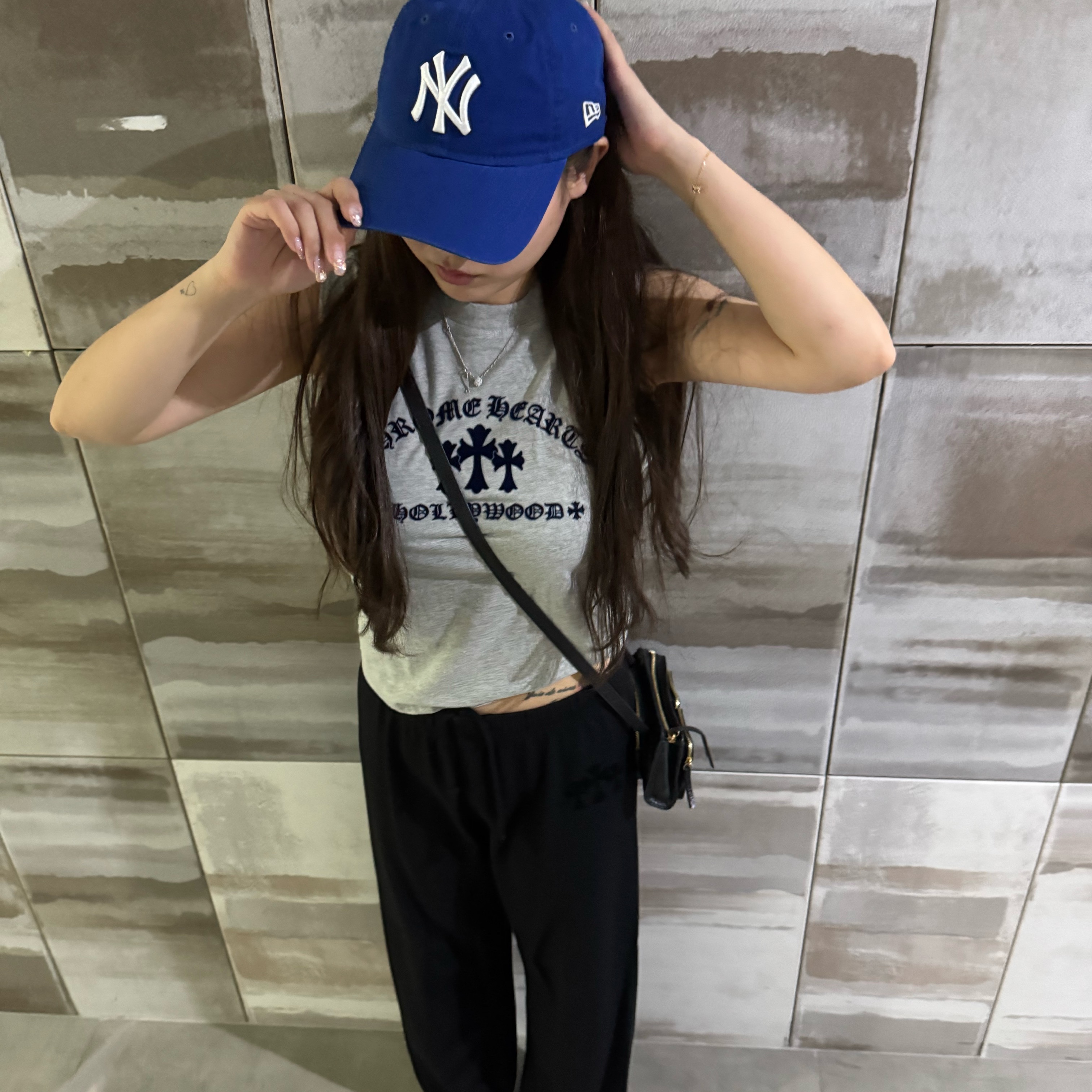 Chrome Hearts Triple Cross Hollywood Tank Top Black, (W) Chrome Hearts Triple Cross Sweatpants Black 착용 스타일 - 1