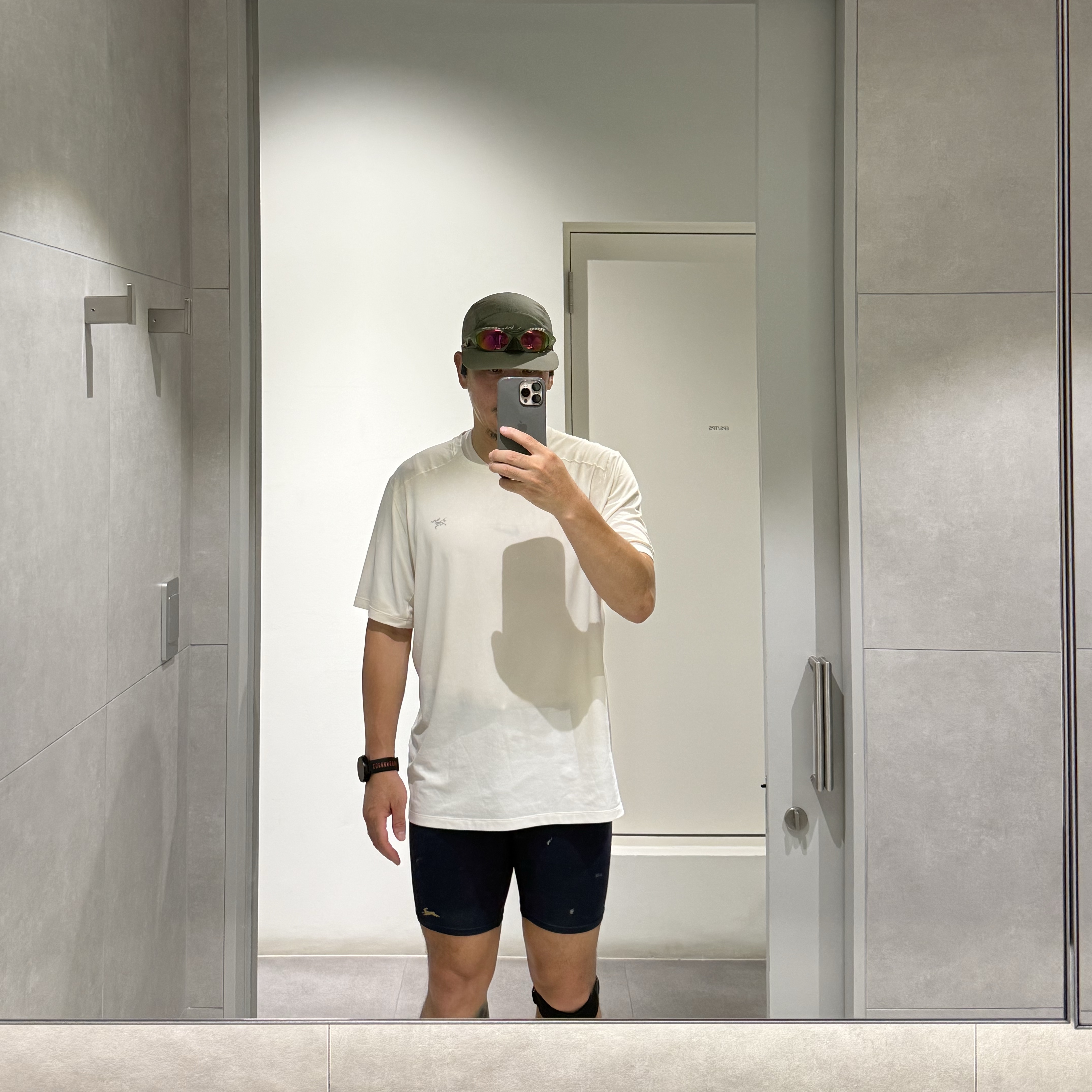 Tracksmith Turnover Half Unlined Tights Black, Arc'teryx Norvan Regular Brim Hat Forage 착용 스타일