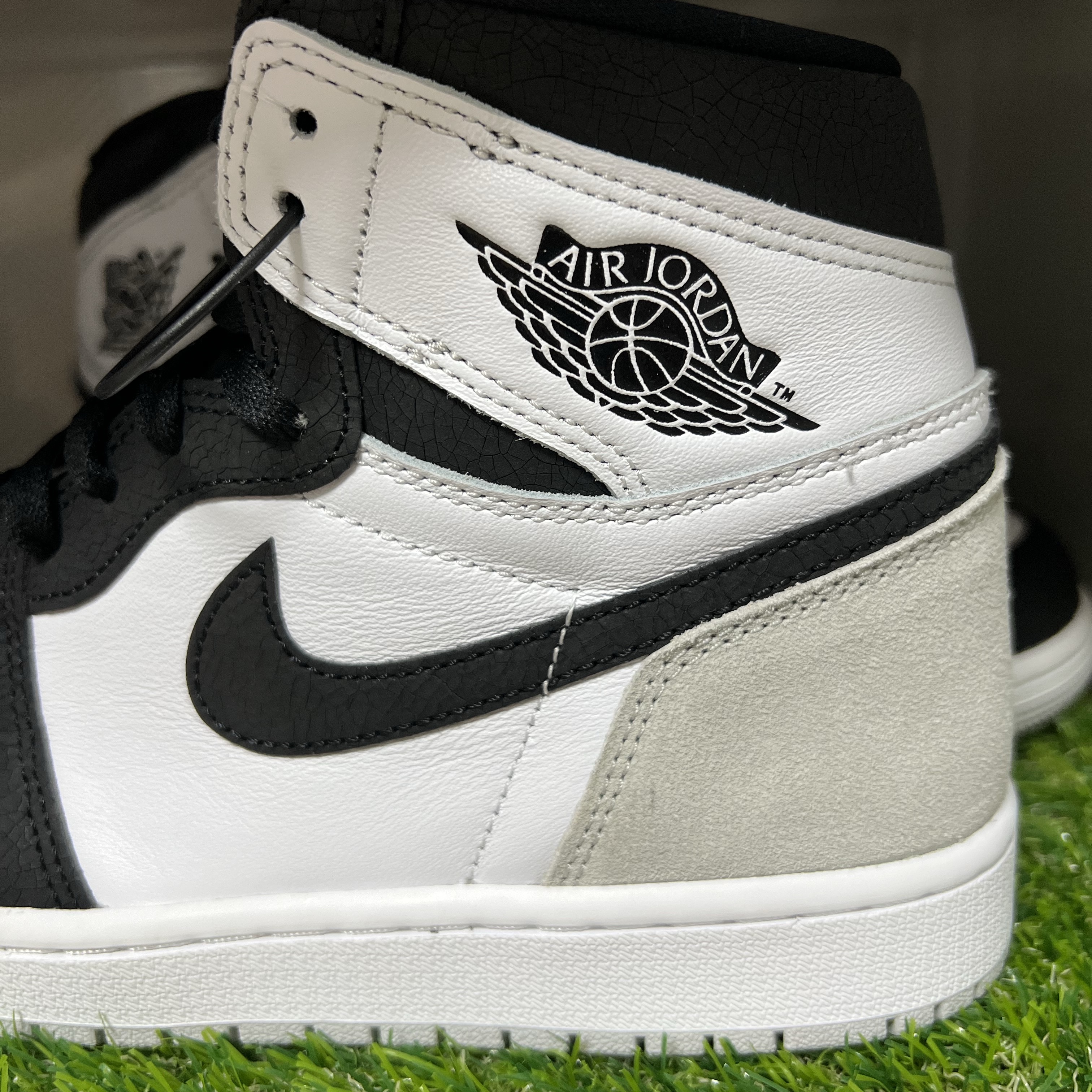Jordan 1 Retro High OG Bleached Coral 착용 스타일