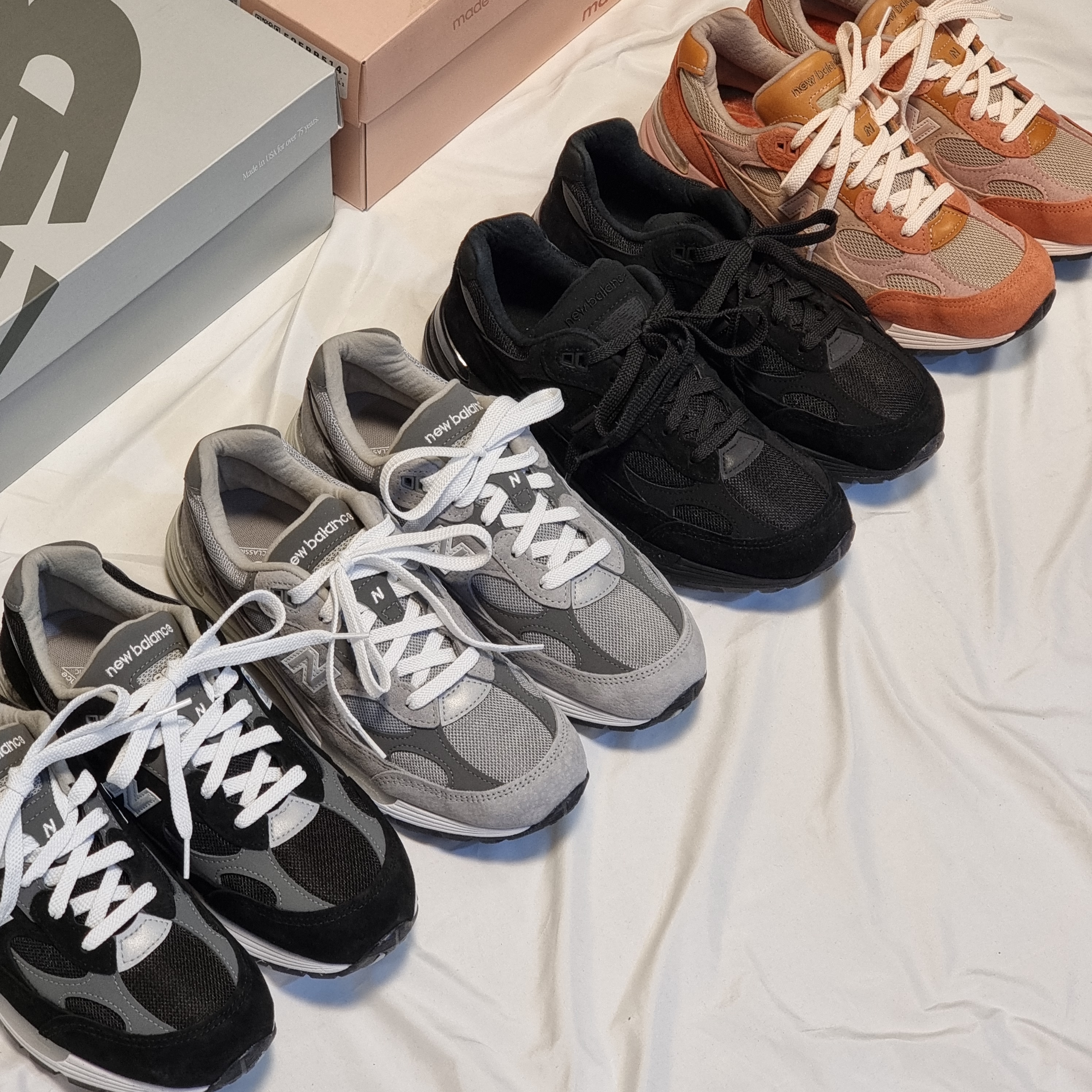 New Balance 992 Made in USA Core Grey Silver Metallic, New Balance 992 Made in USA Core Black Grey 착용 스타일