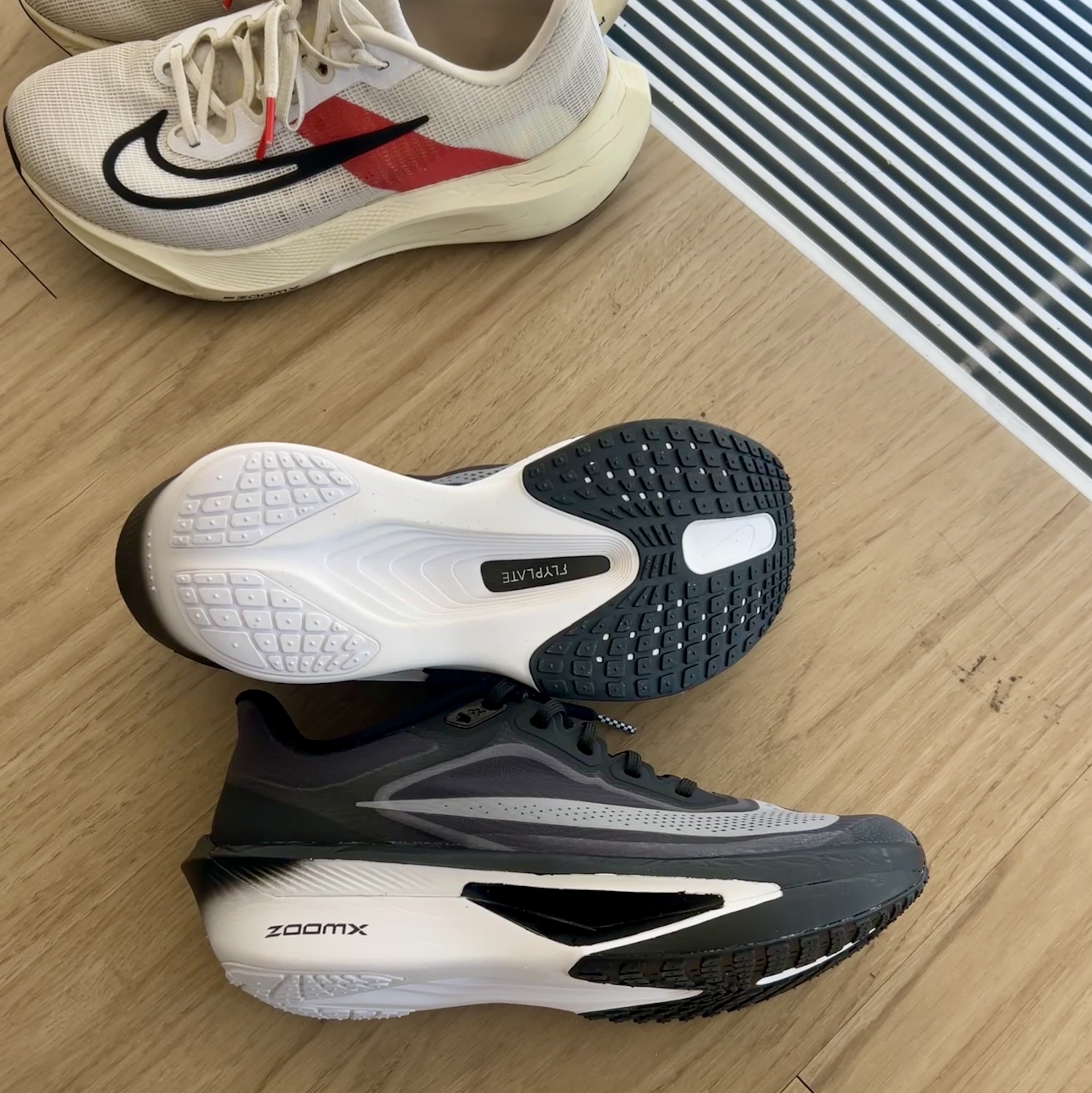 Nike Zoom Fly 6 Black Light Smoke Grey 착용 스타일 - 2