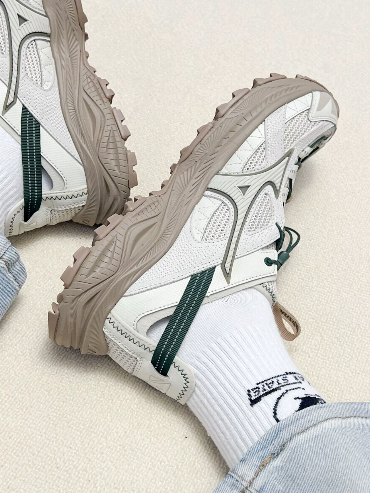 Mizuno Racer Trail SE Beige Green 착용 스타일