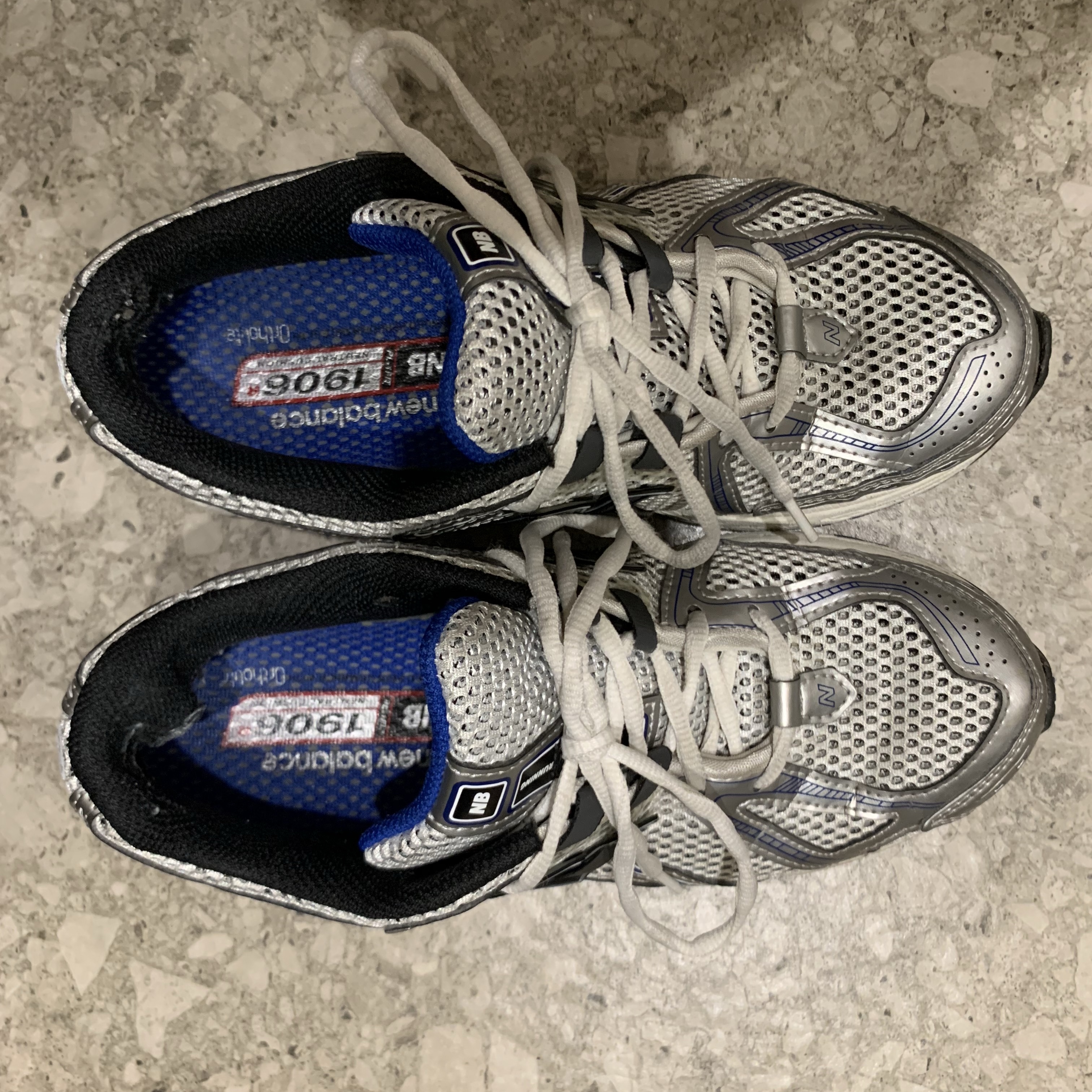 New Balance 1906R Silver Metallic 착용 스타일