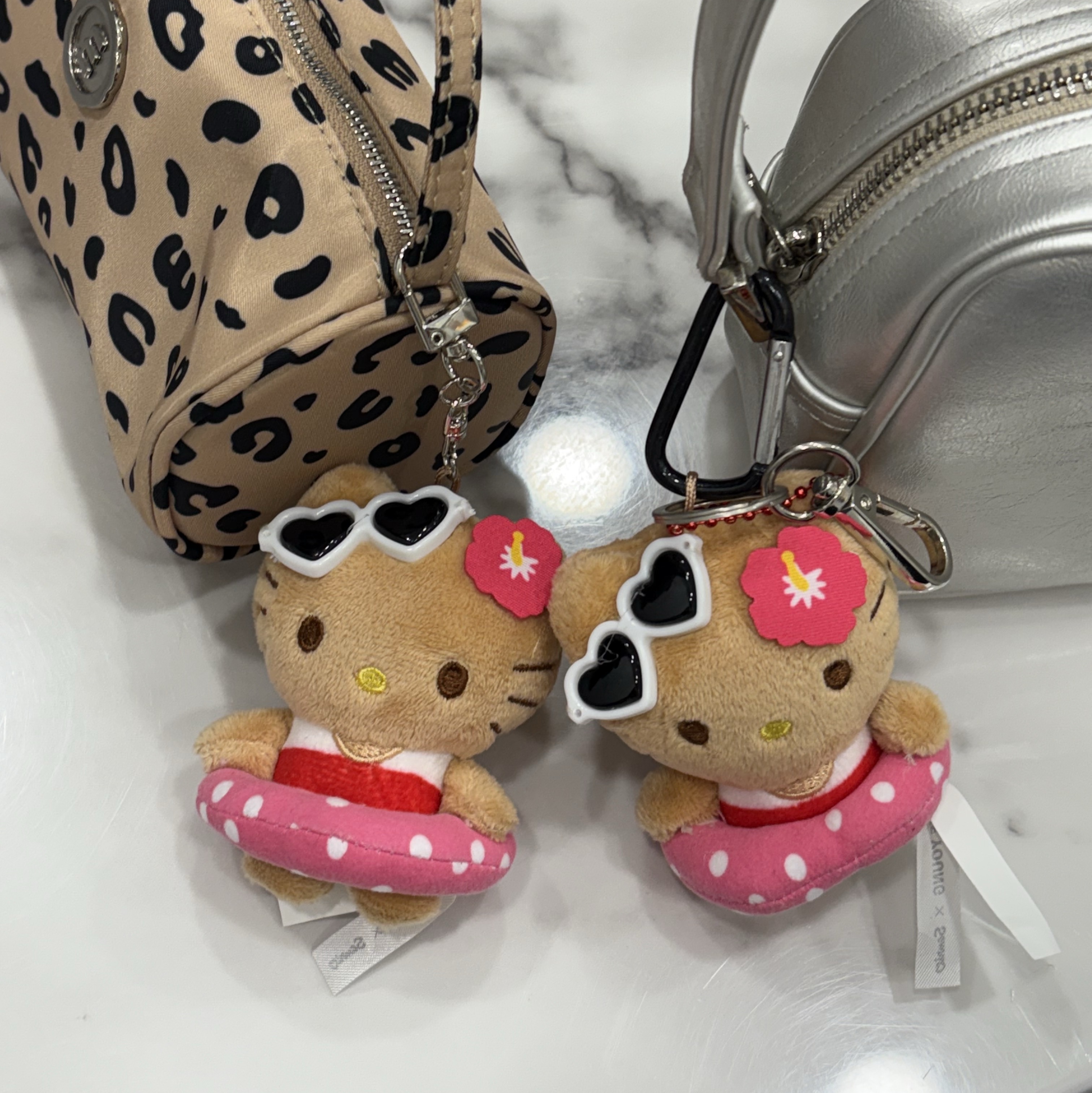 Sanrio x Olive Young Tanning Sanrio Characters Doll Keyring Tanning Hello Kitty 착용 스타일