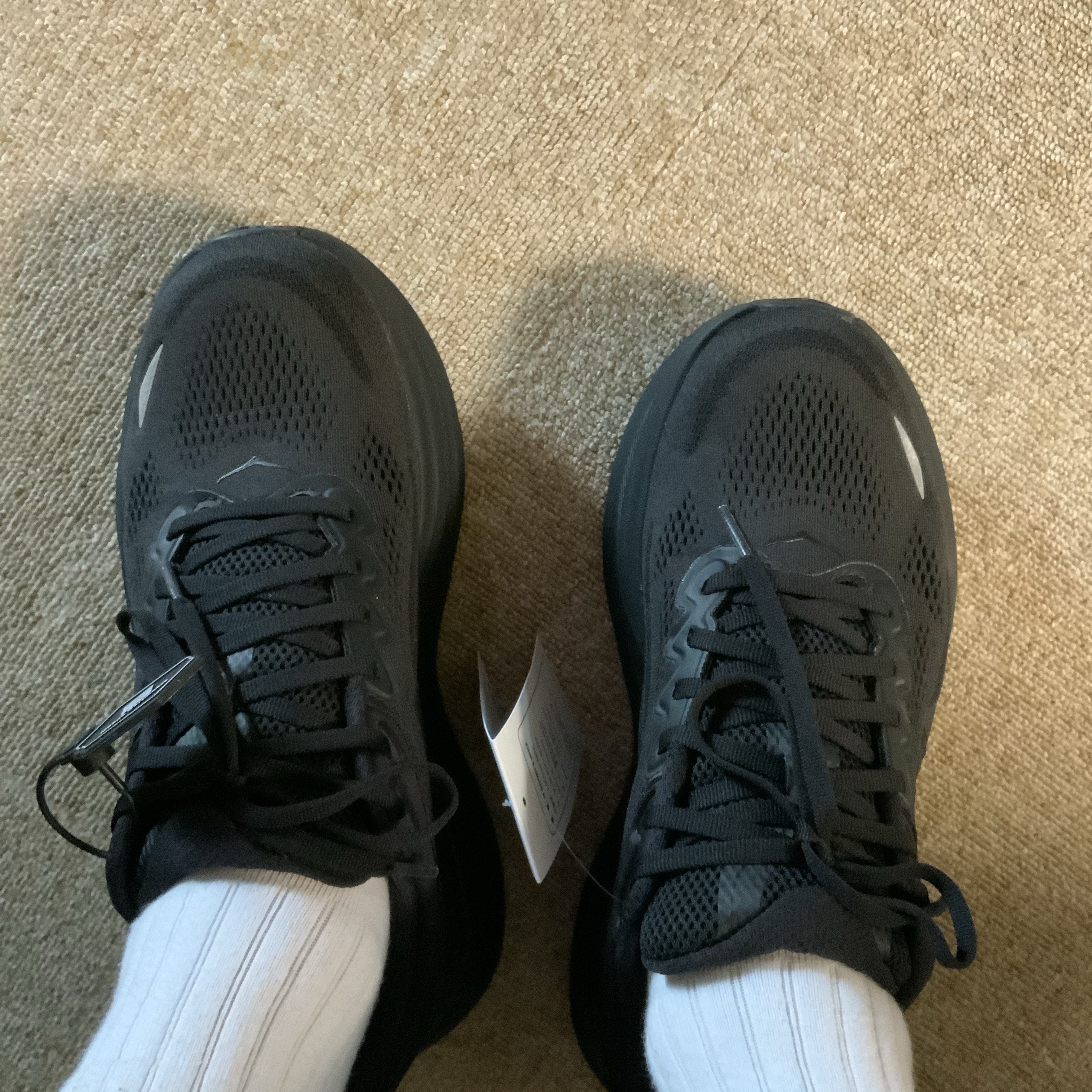 Hoka Bondi 9 Black - Wide 착용 스타일