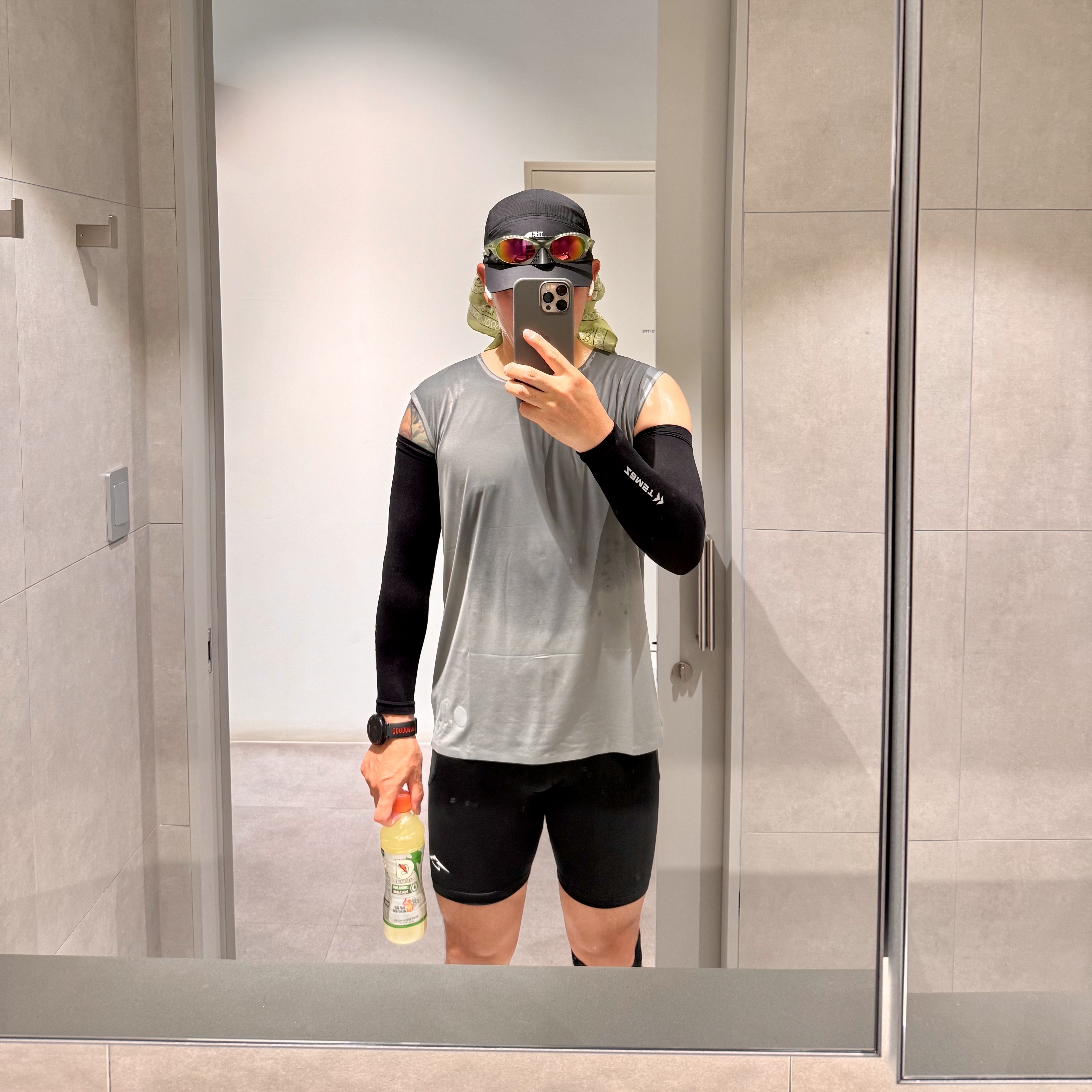 Optimistic Runners Recycled OR Tank Top Graphite Grey, Nike Trail Dri-Fit Lava Loops Half Running Tights Black White - Asia 착용 스타일