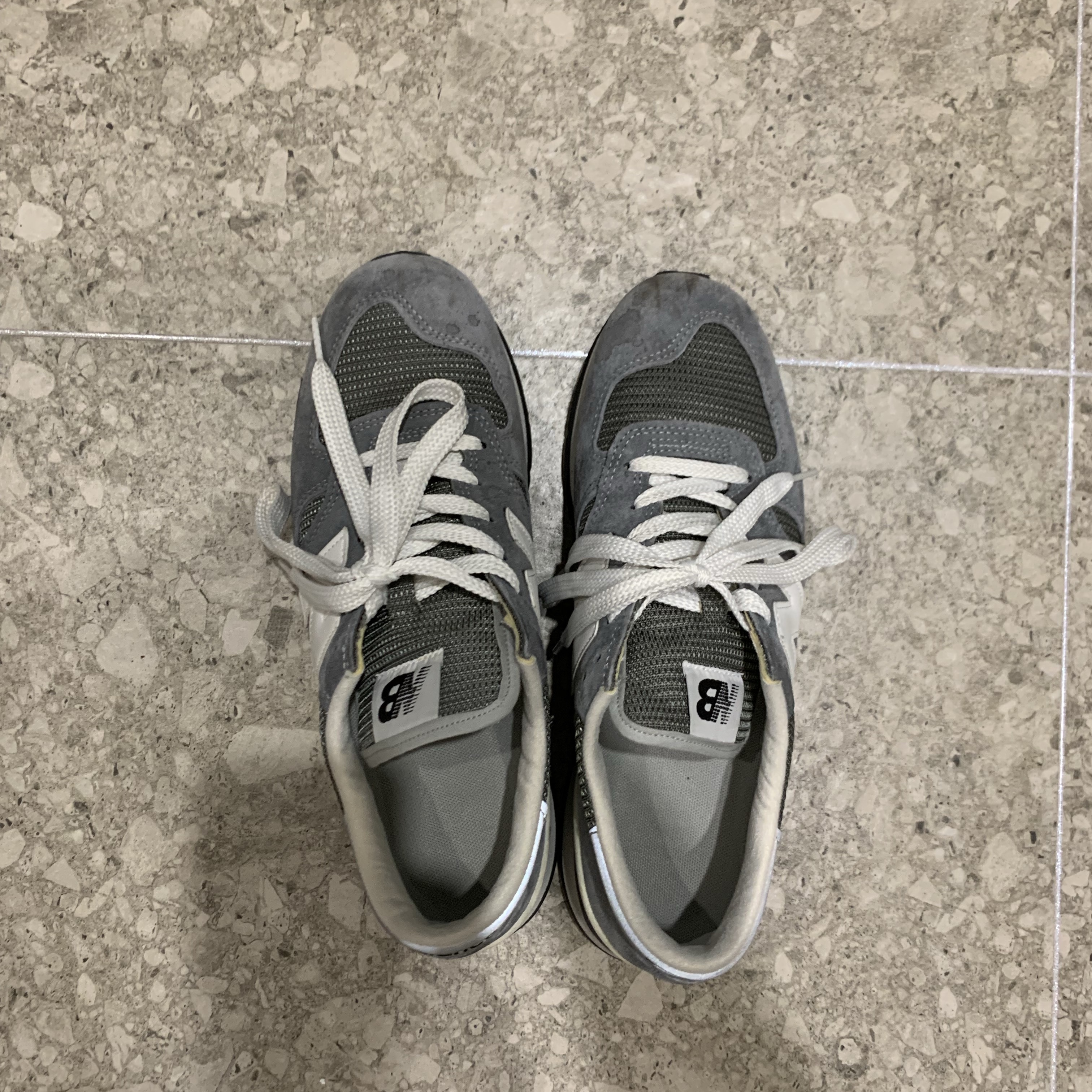 New Balance 990v1 Made in USA Grey White 착용 스타일