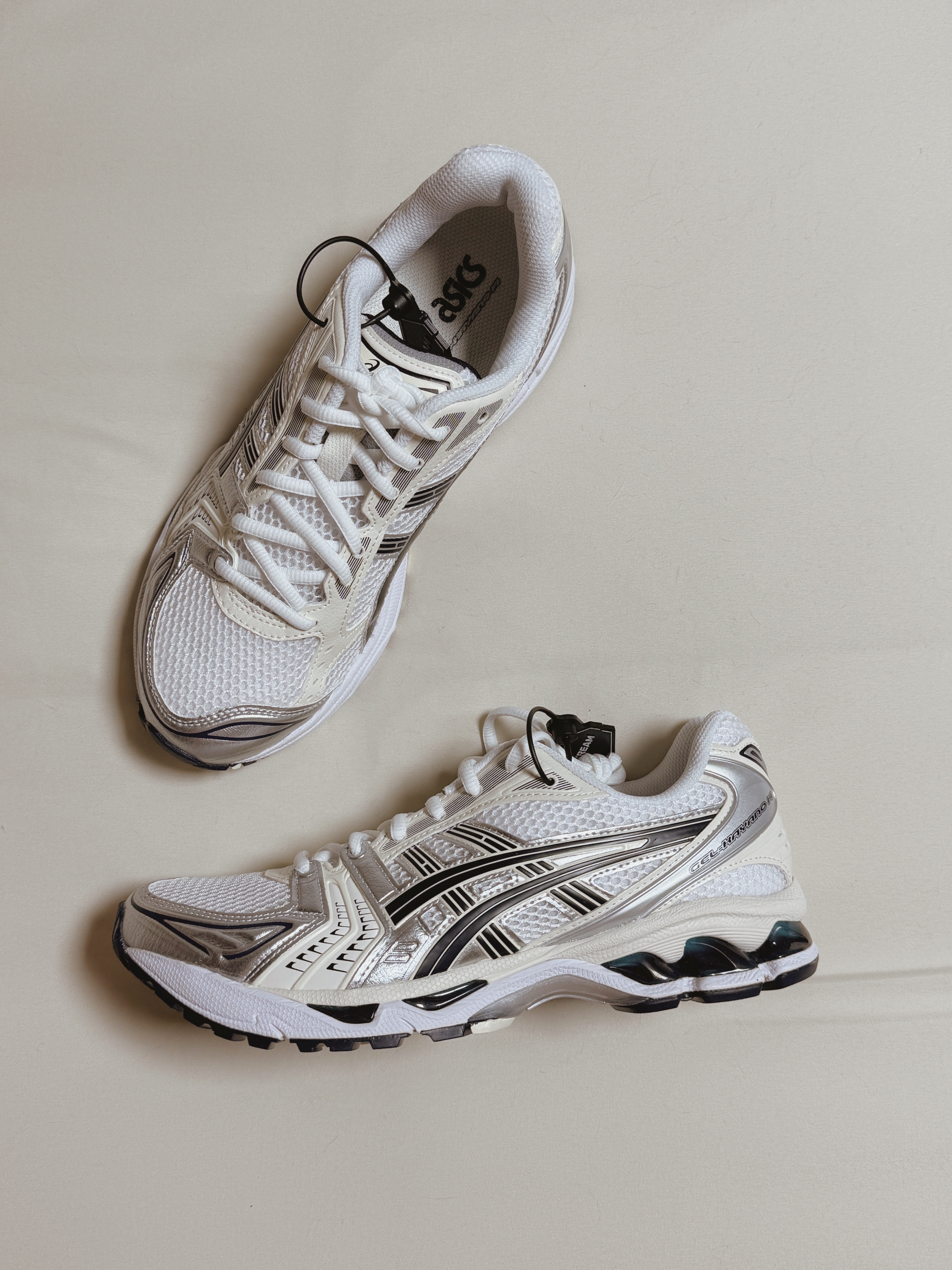 (W) Asics Gel-Kayano 14 White Midnight 착용 스타일 - 2