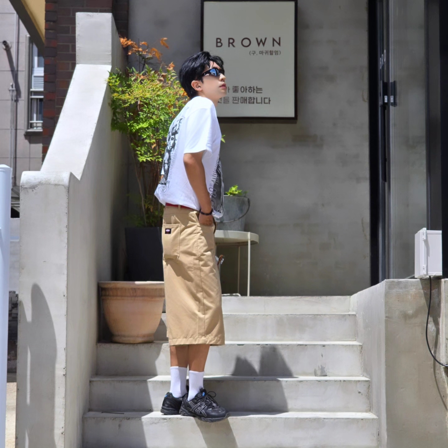 Stussy x Goldie Metalheadz 30 T-Shirt White, Asics Gel-Sonoma 15-50 Black Obsidian Grey 착용 스타일 - 1