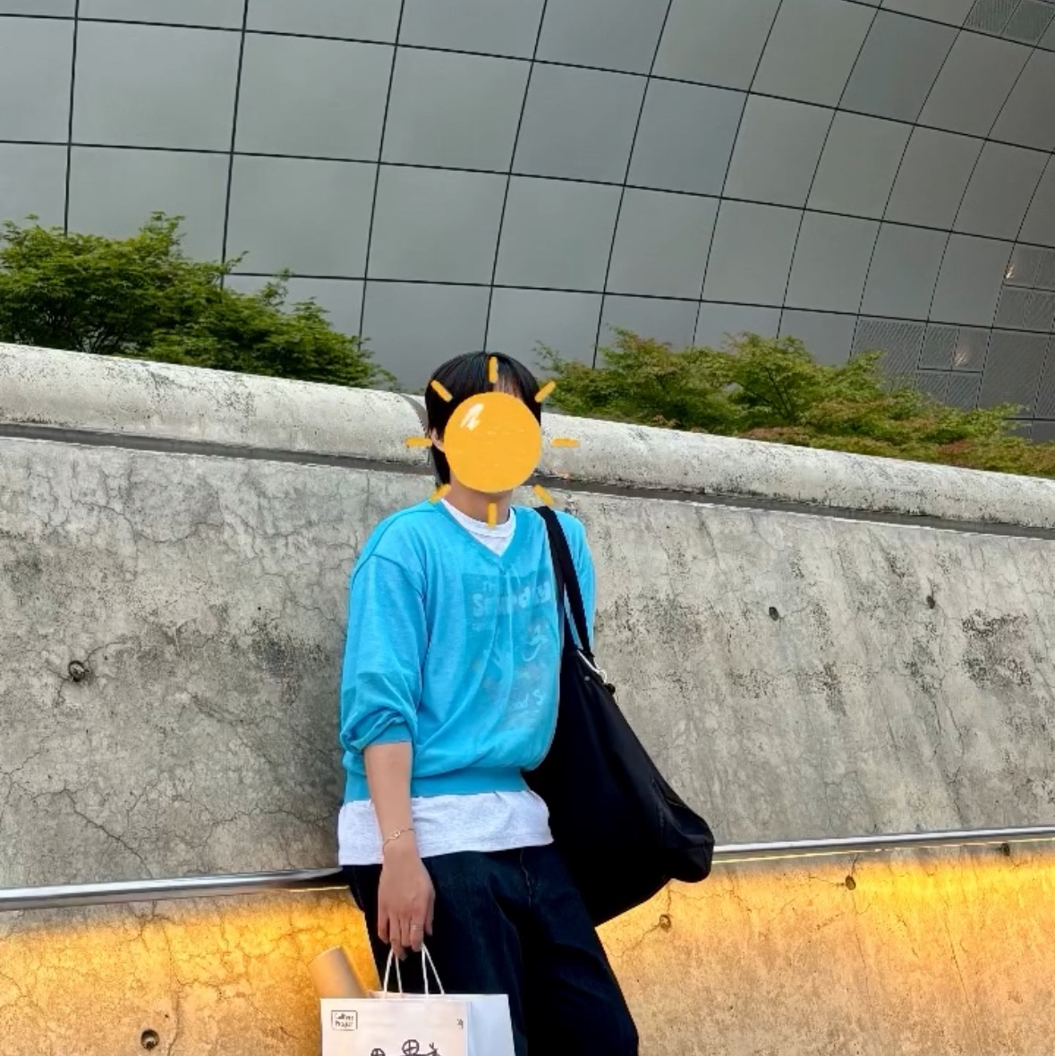 STU Sheer V-neck Knit Sky Blue, STU Cereal T-shirt Melange Grey 착용 스타일