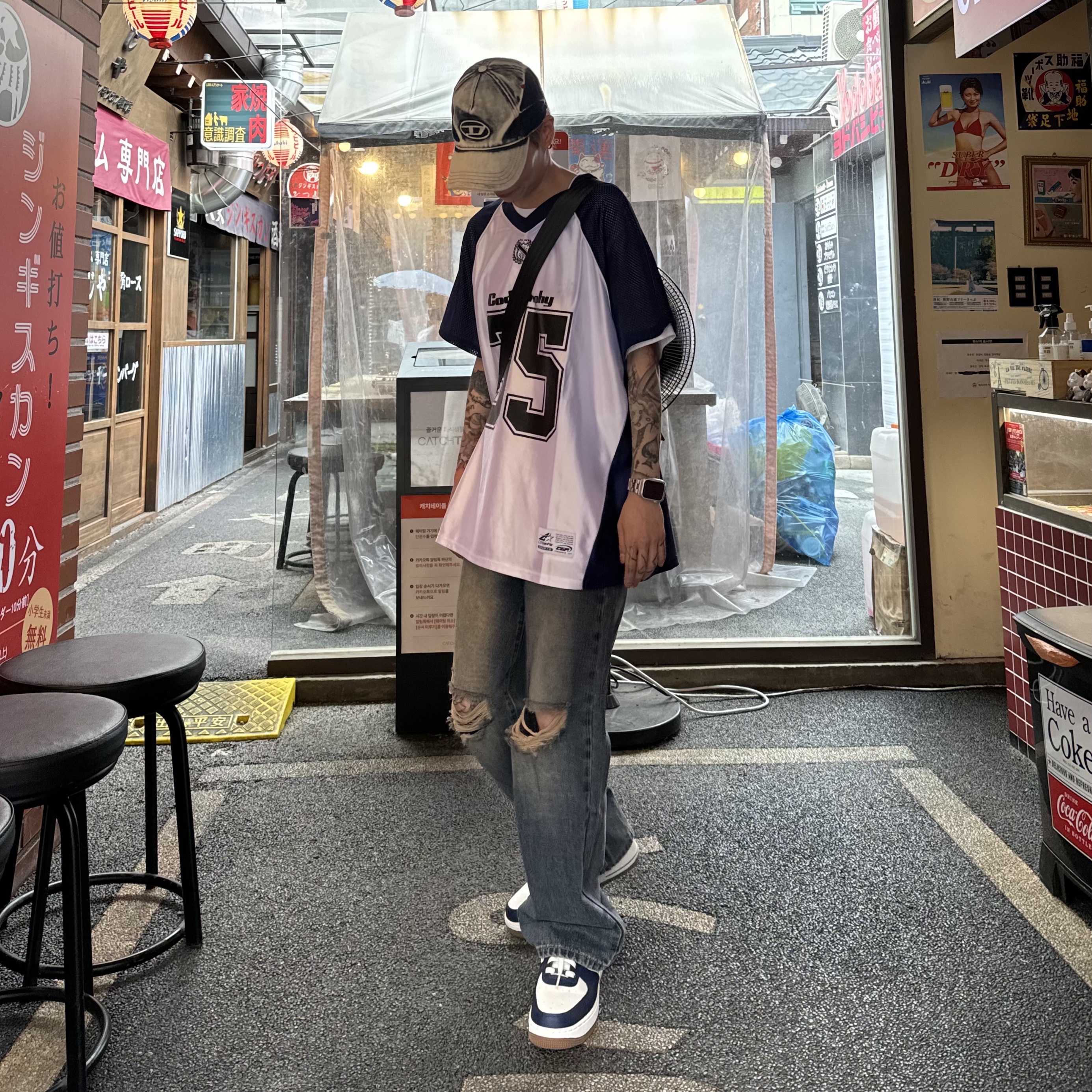 Nike Air Force 1 '07 LV8 Midnight Navy 착용 스타일 - 3