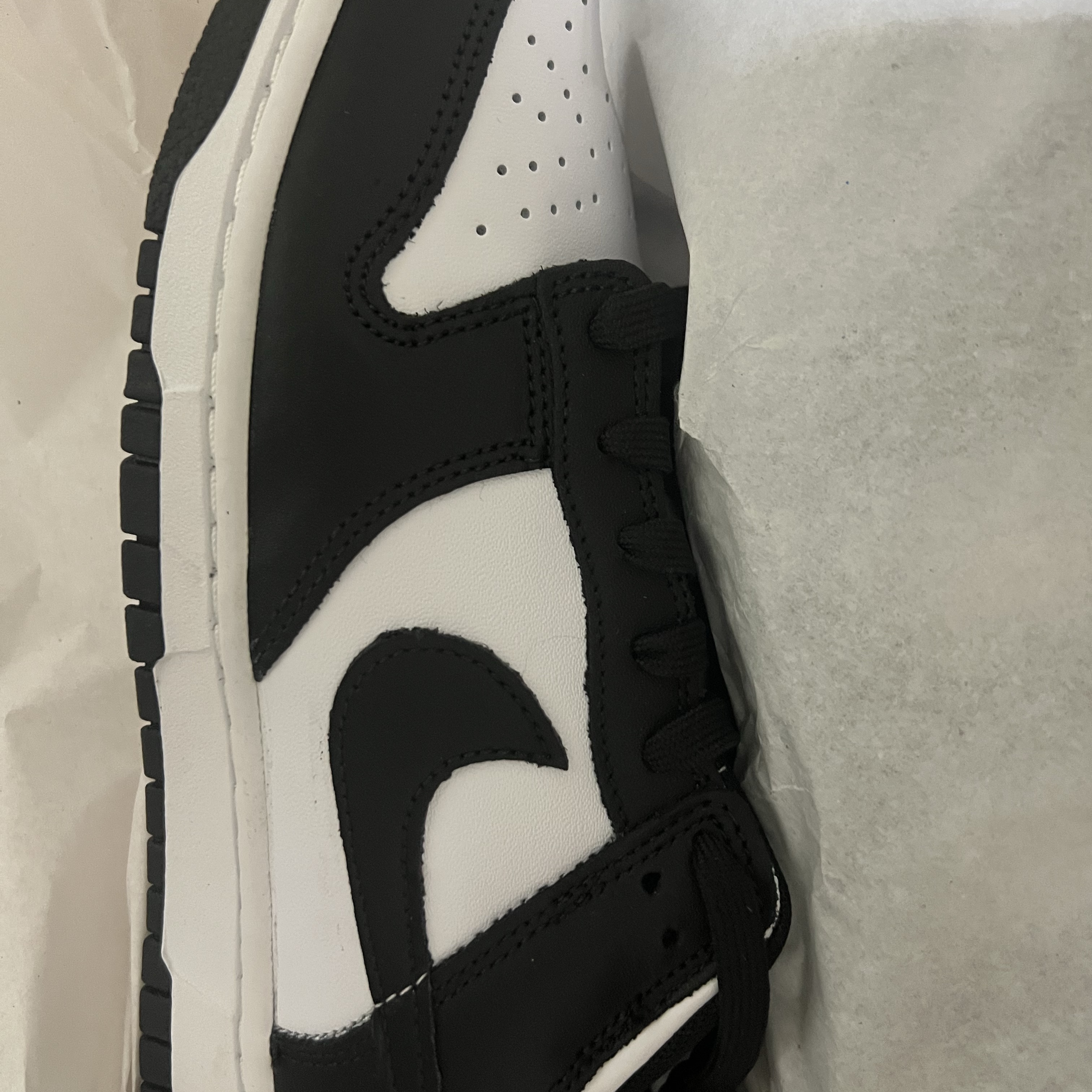 Nike Dunk Low Retro Black 착용 스타일