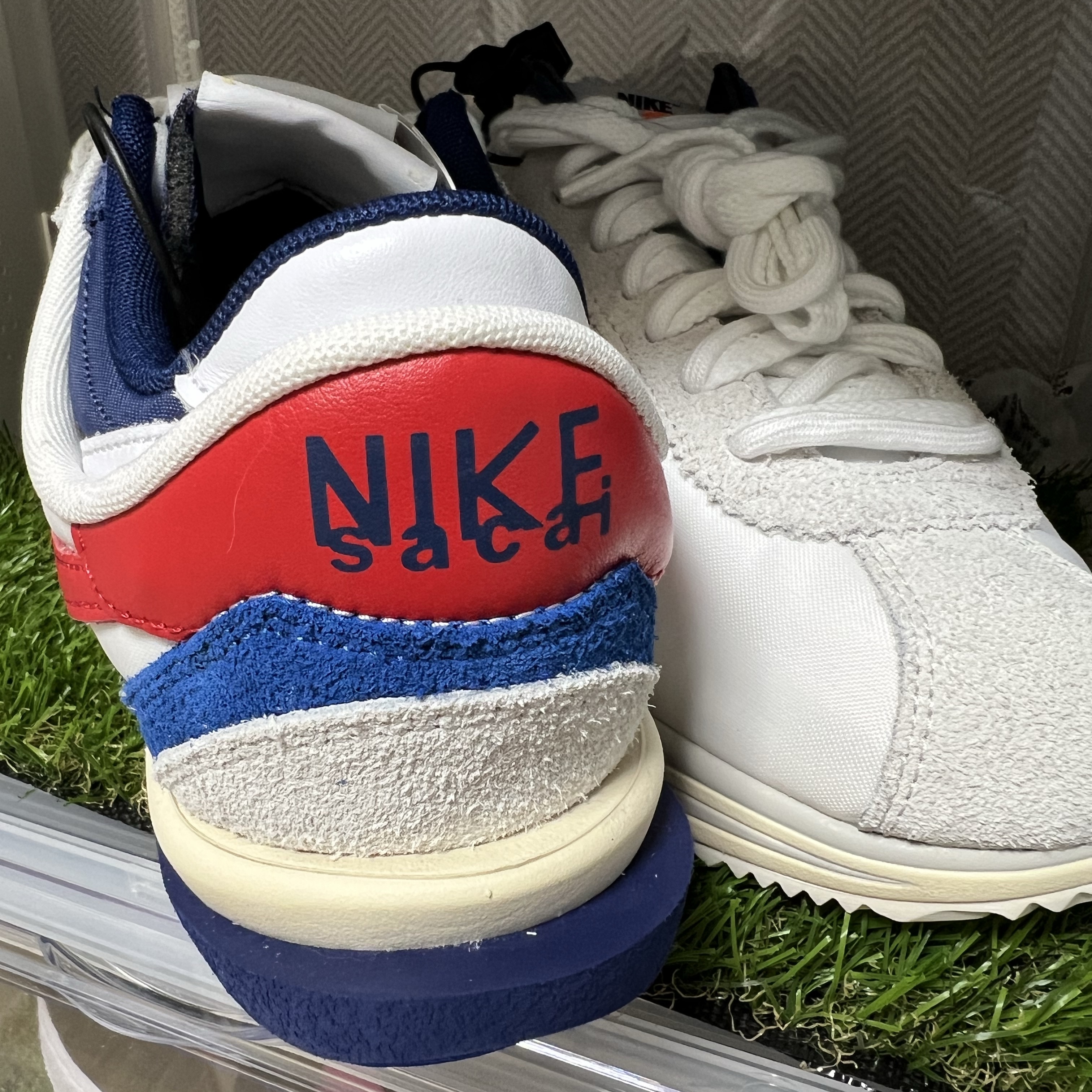 Nike x Sacai Zoom Cortez SP White and University Red 착용 스타일