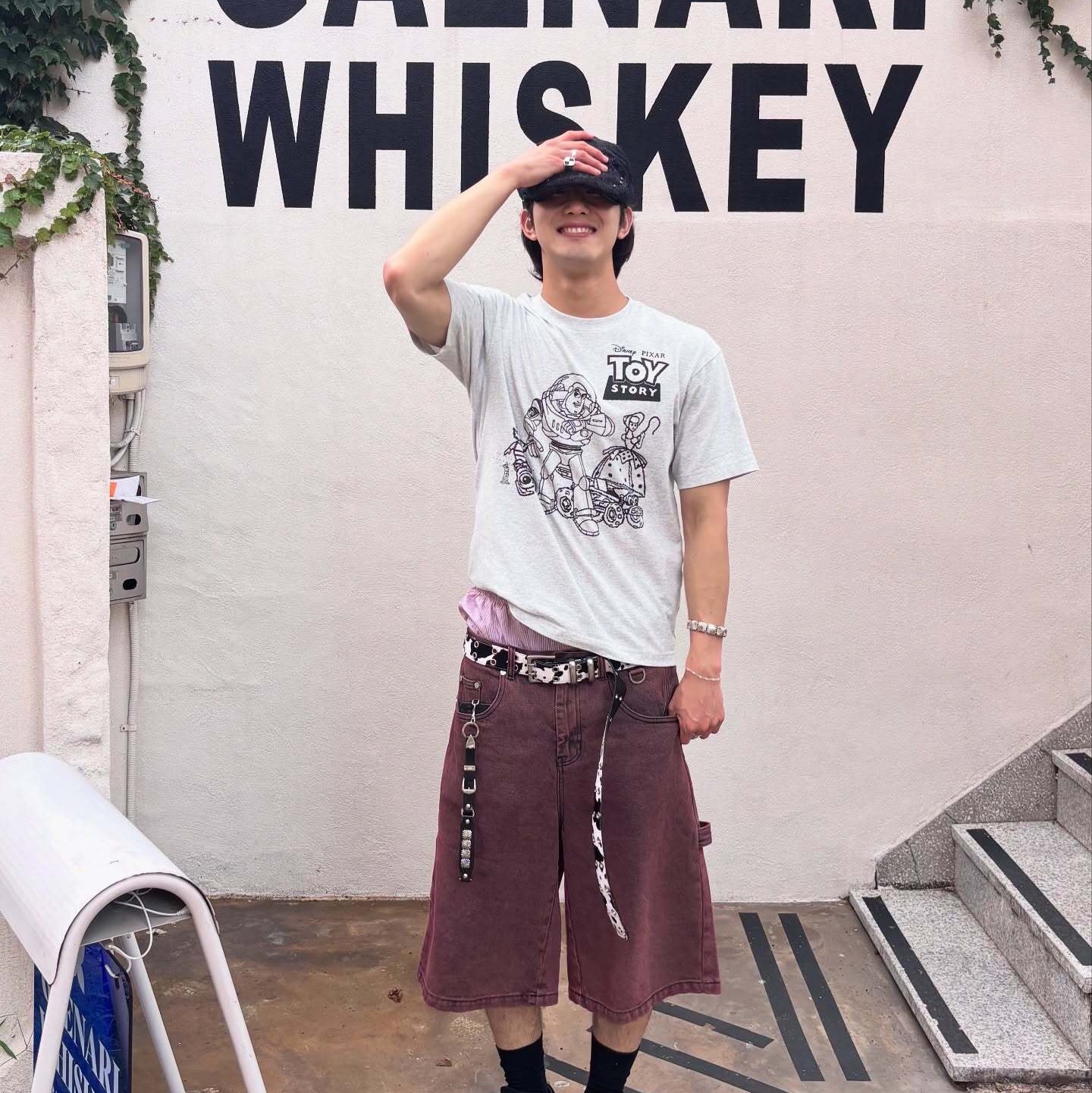 Thevinylhouse Carpenter Denim Shorts Red 착용 스타일