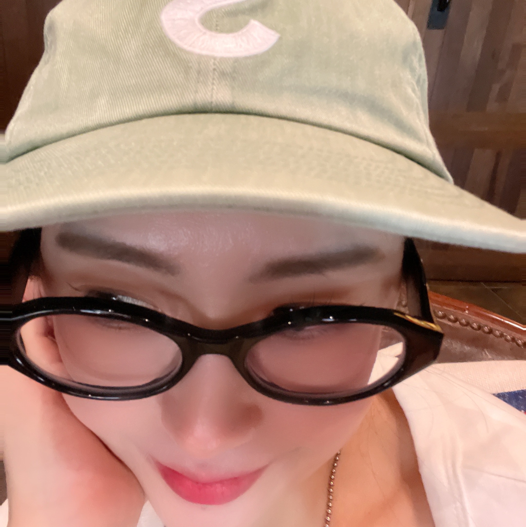 Supreme Pigment Print S Logo 6-Panel Light Sage - 22FW, Supreme x Tiffany & Co. Return to Tiffany Heart Tag Pendant - 21FW 착용 스타일