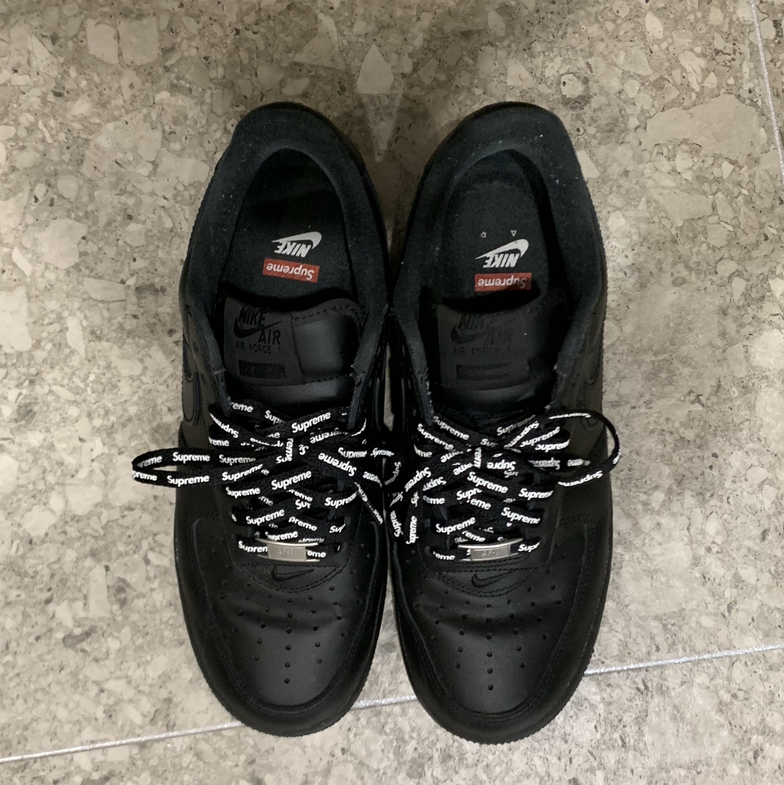 Nike x Supreme Air Force 1 Low Black 착용 스타일