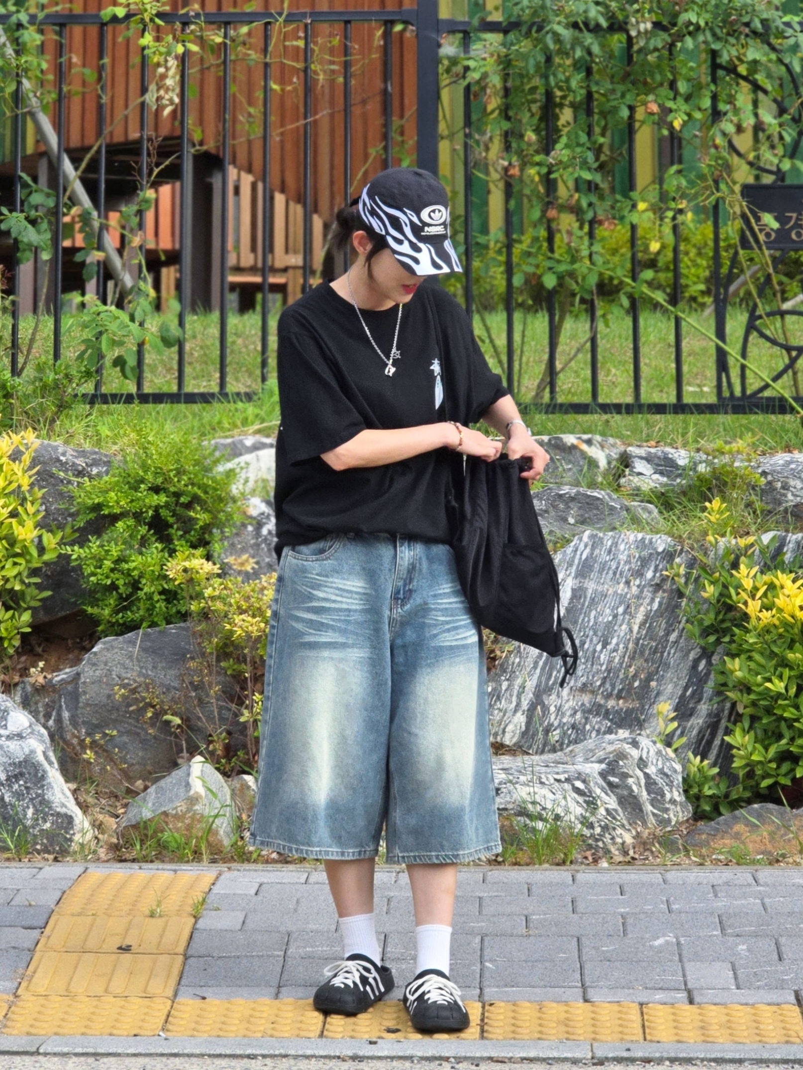 Adidas x NSRC Cap Black, Stussy 8 Ball Pigment Dyed T-Shirt Black 착용 스타일 - 1