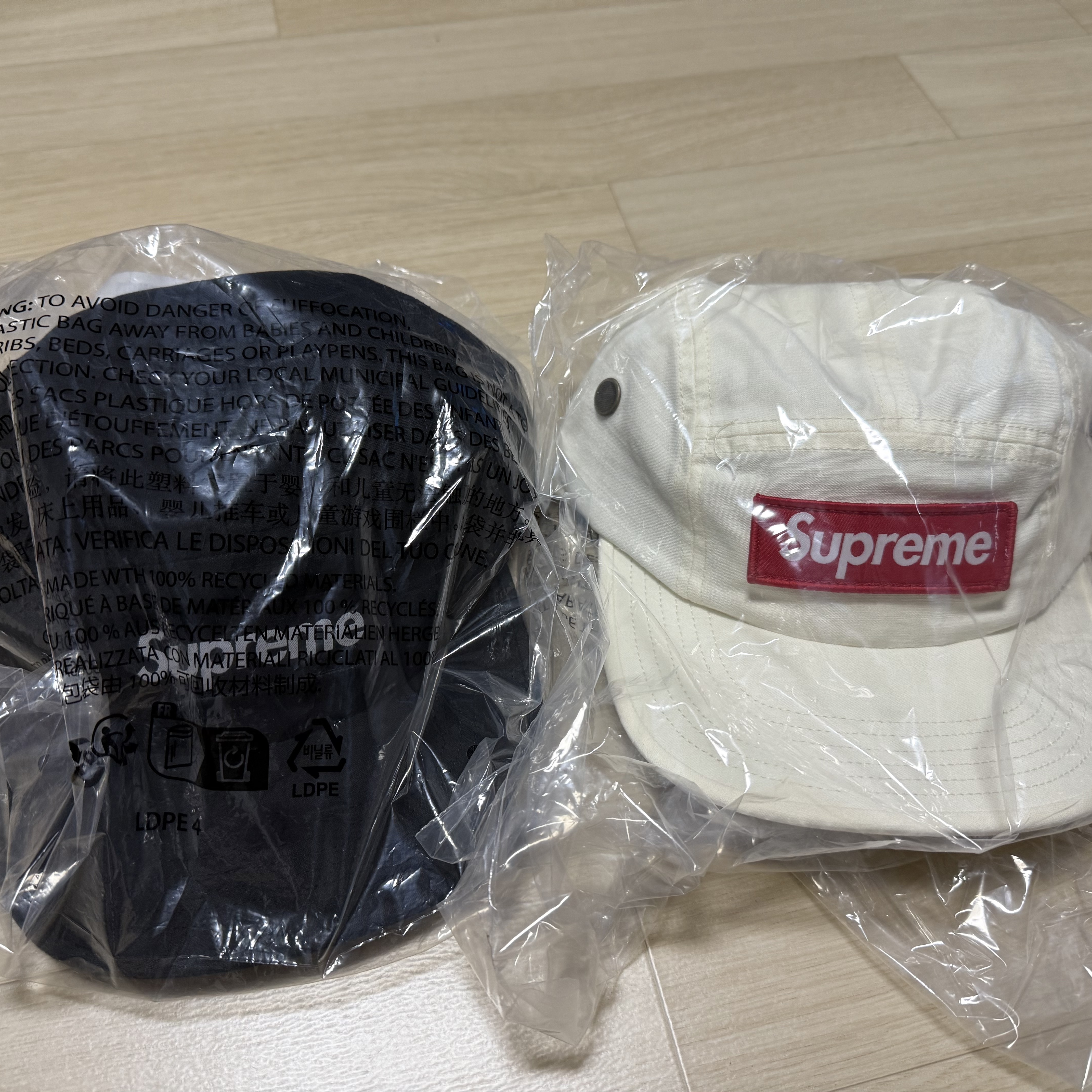 Supreme x Zoo York Camp Cap Black - 25SS, Supreme x Zoo York Camp Cap White - 25SS 착용 스타일 - 2