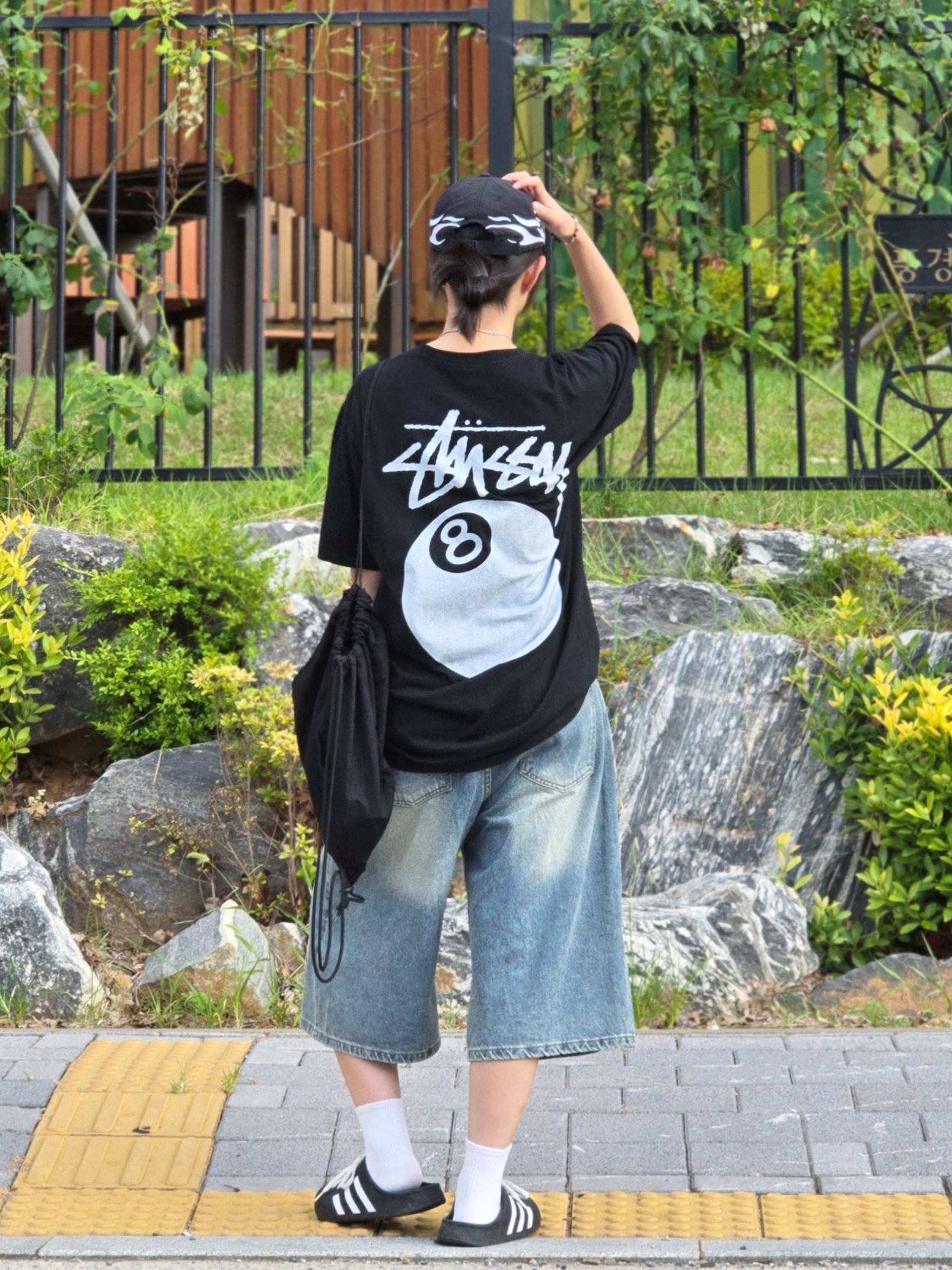 Adidas x NSRC Cap Black, Stussy 8 Ball Pigment Dyed T-Shirt Black 착용 스타일 - 2