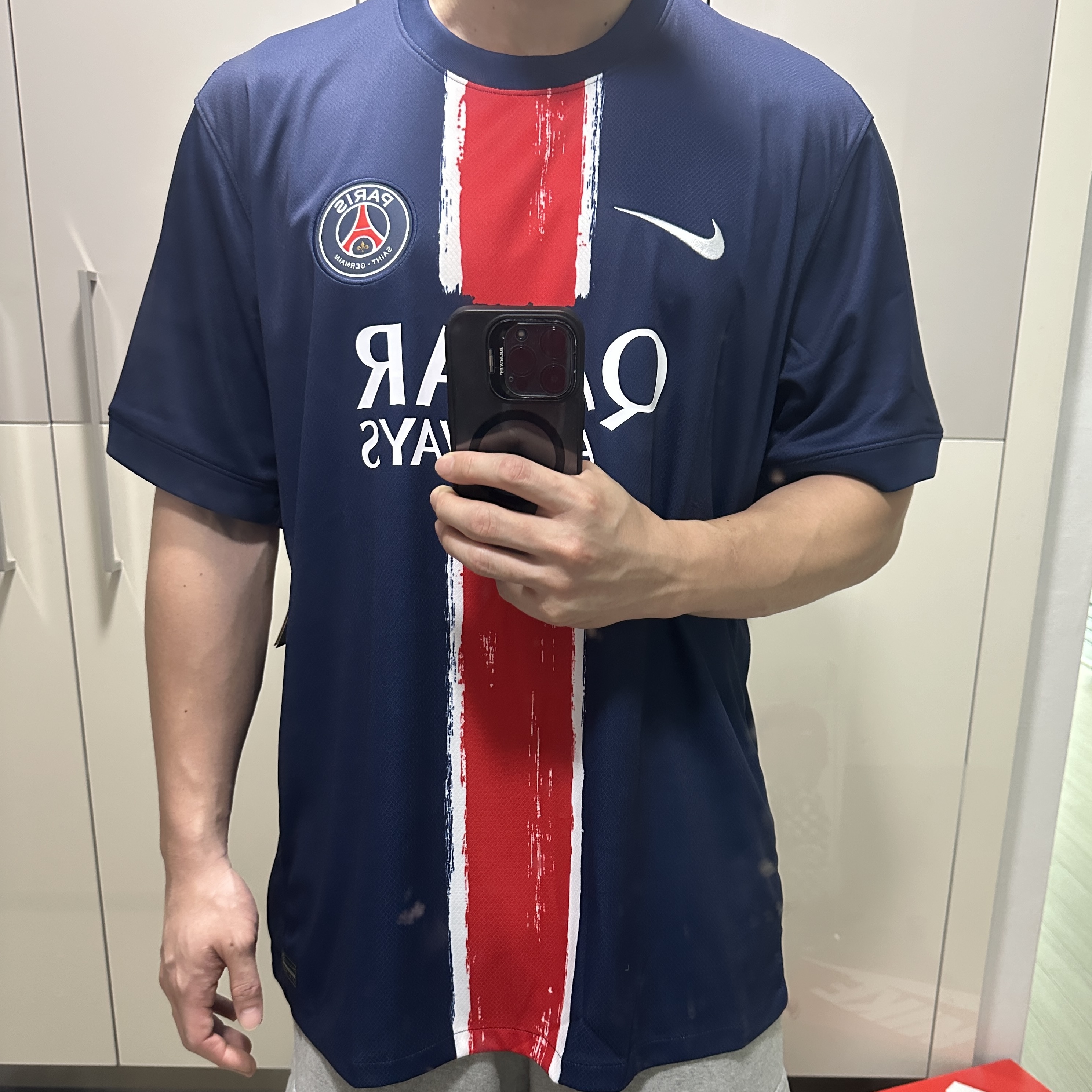 Nike Paris Saint-Germain 2024/25 Dri-Fit Stadium Home Replica Jersey Midnight Navy (Non Marking Ver.), Nike Paris Saint-Germain 2024/25 Dri-Fit ADV Match Home Jersey Midnight Navy (Non Marking Ver.) 착용 스타일