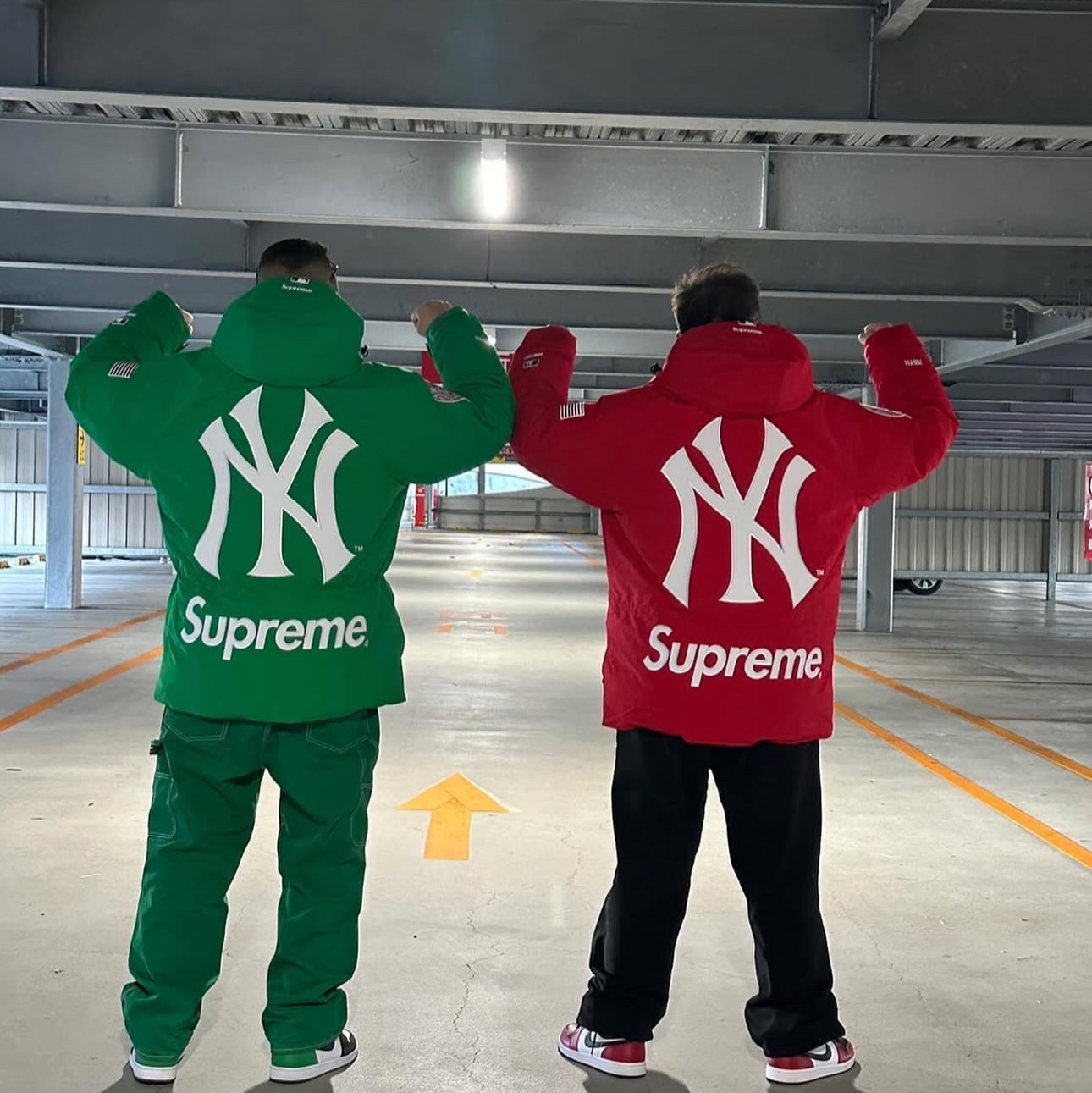 Supreme Intarsia S/S Top Stripe - 25SS, Supreme x New York Yankees Gore-Tex 700-Fill Down Jacket Navy - 21FW 착용 스타일 - 4