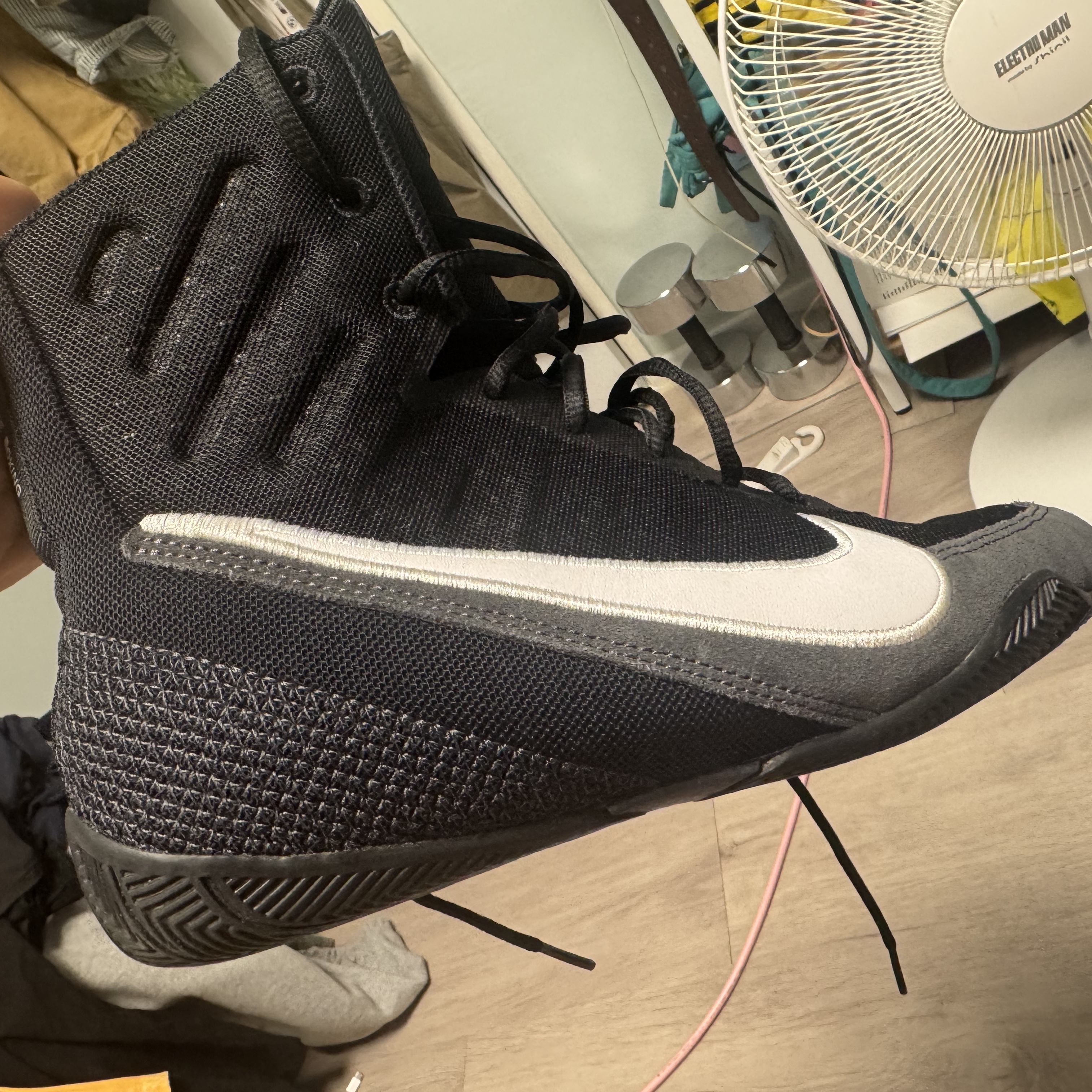 Nike Machomai Black Metallic Dark Grey 착용 스타일 - 1