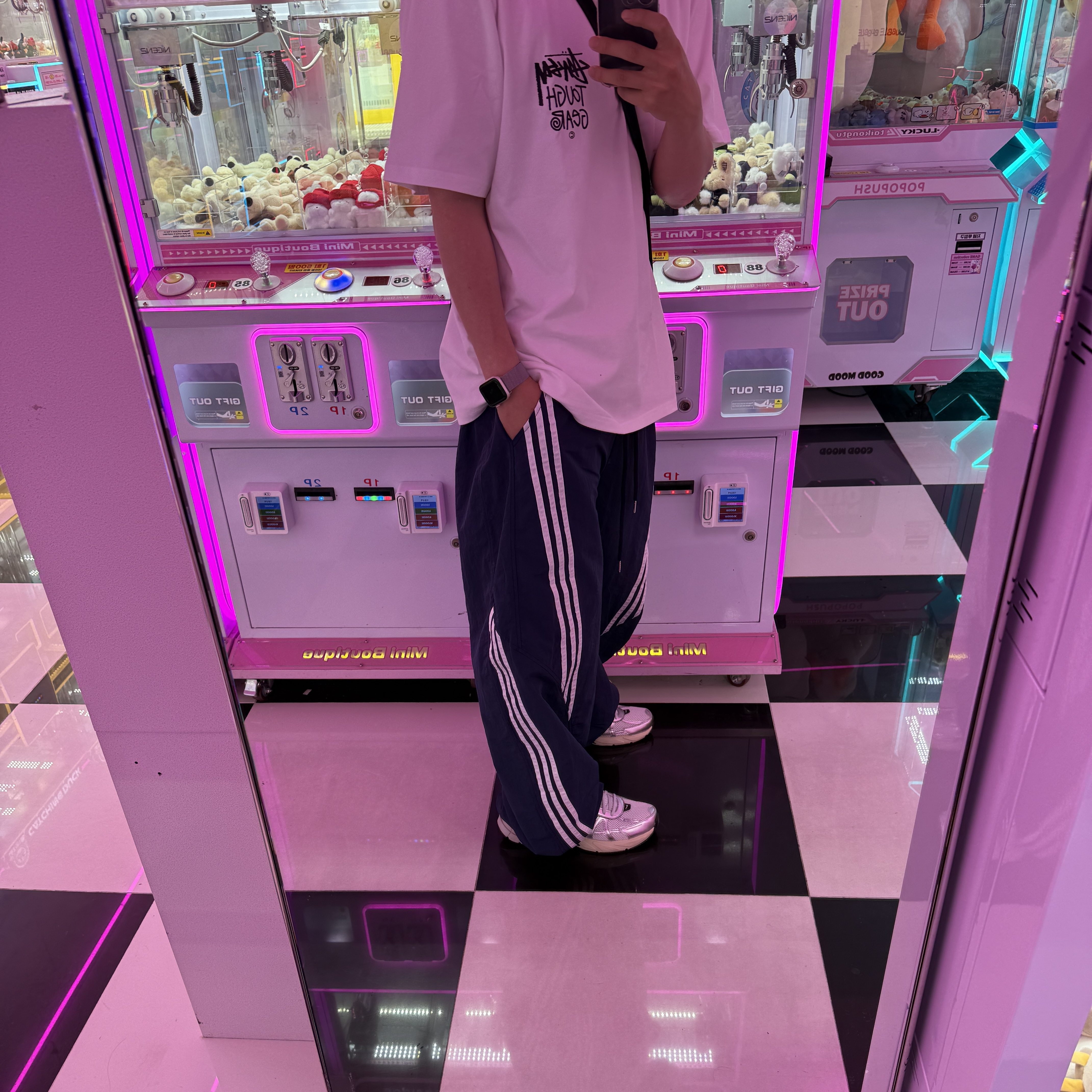 Nike V2K Run Summit White Metallic Silver 착용 스타일