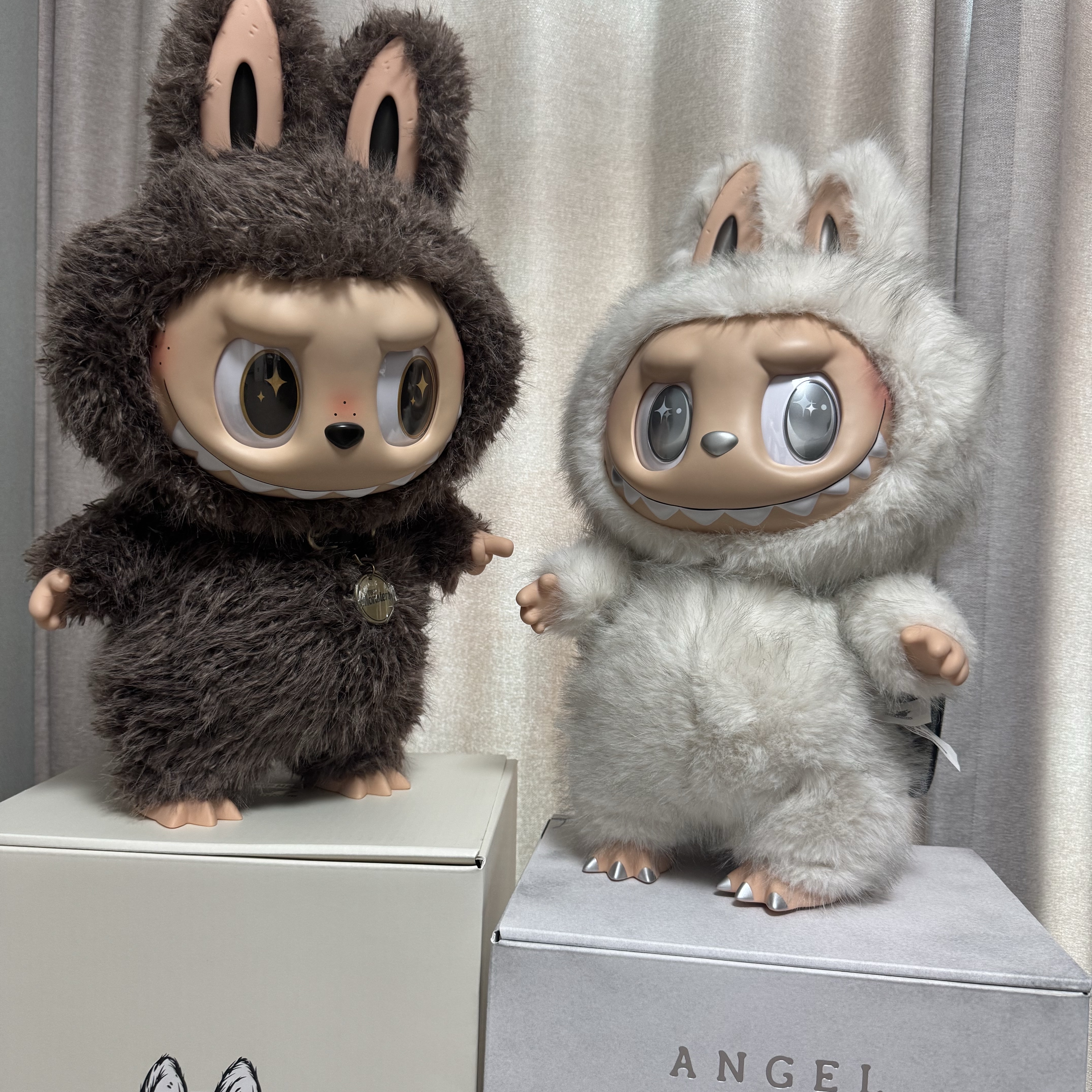 Pop Mart The Monsters I Found You Vinyl Face Doll, Pop Mart The Monsters Zimomo Angel In Clouds Vinyl Face Doll 착용 스타일 - 2