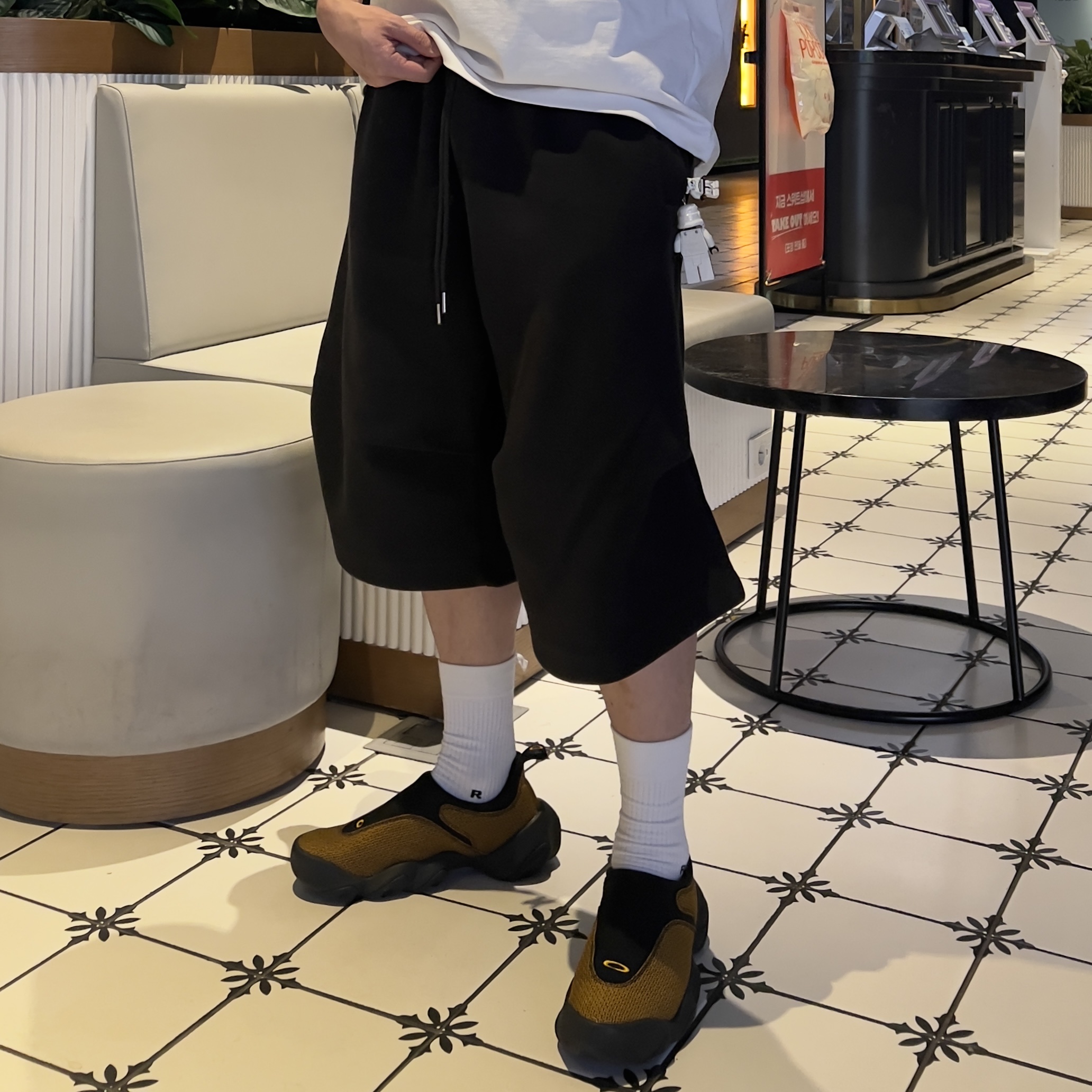 Oakley Factory Team x Brain Dead Jacquard Flesh Yellow Black 착용 스타일 - 7