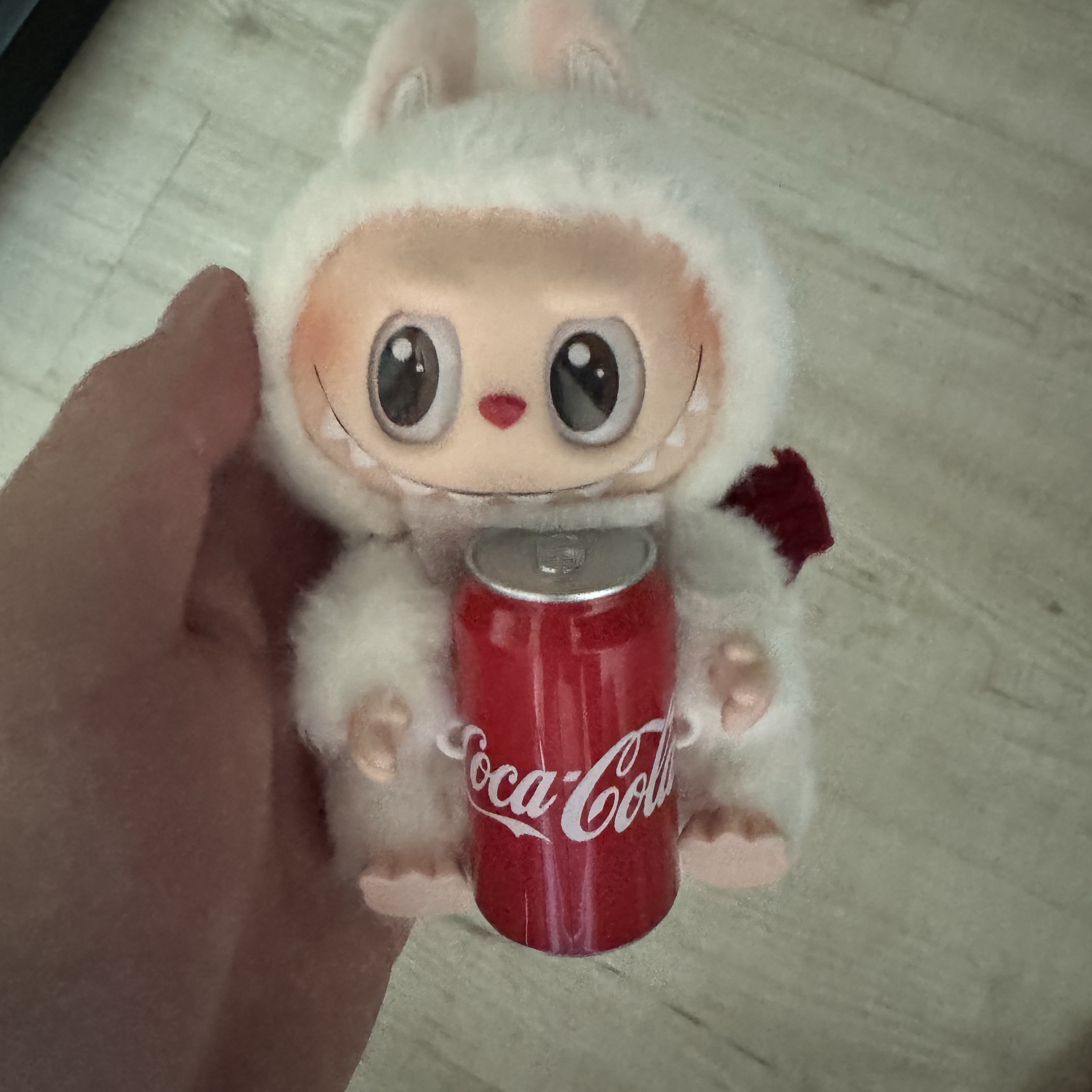 Pop Mart Labubu Coca Cola Series Happy Factor Keyring (Opened Case) 착용 스타일