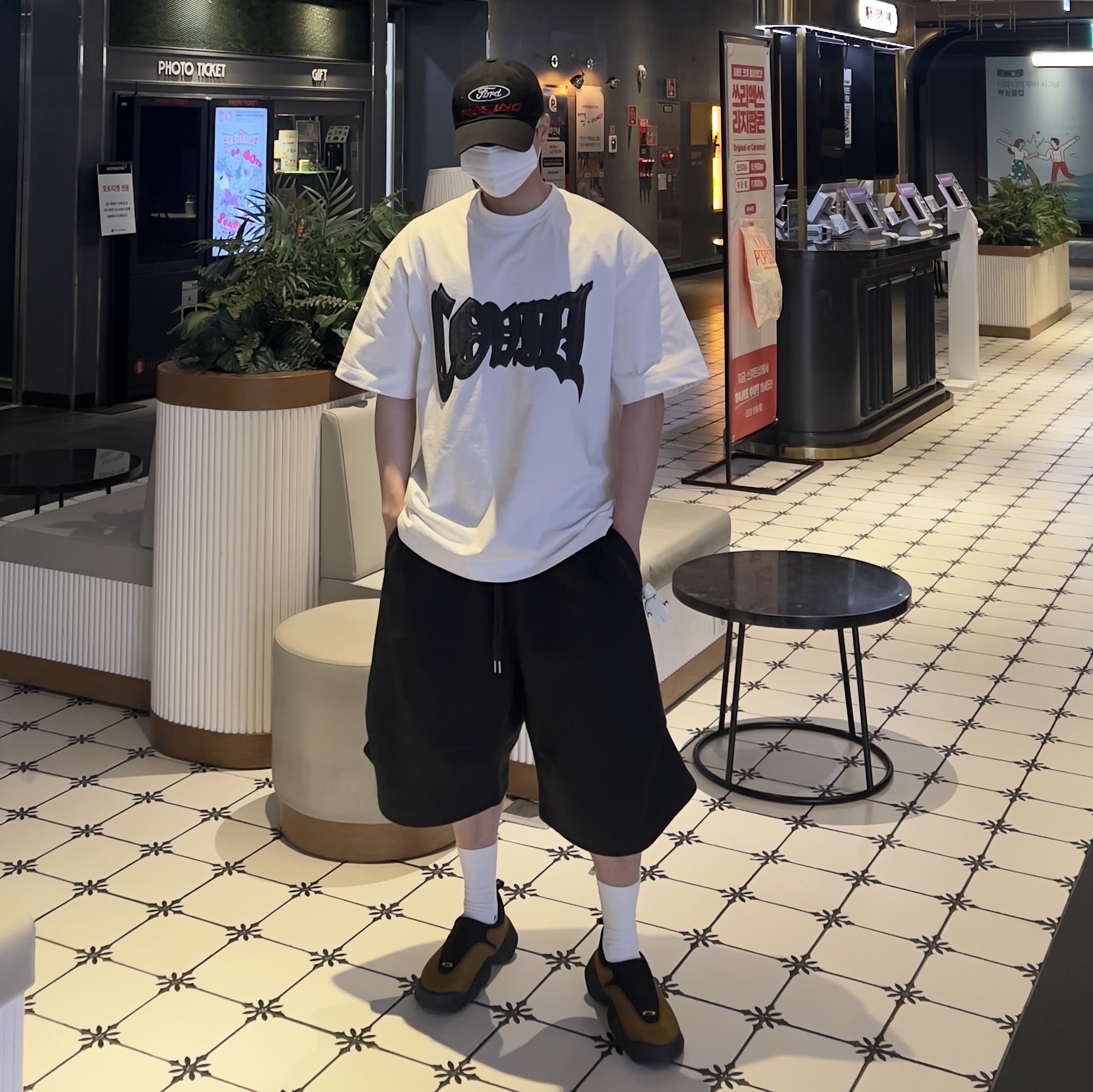 Oakley Factory Team x Brain Dead Jacquard Flesh Yellow Black 착용 스타일 - 3