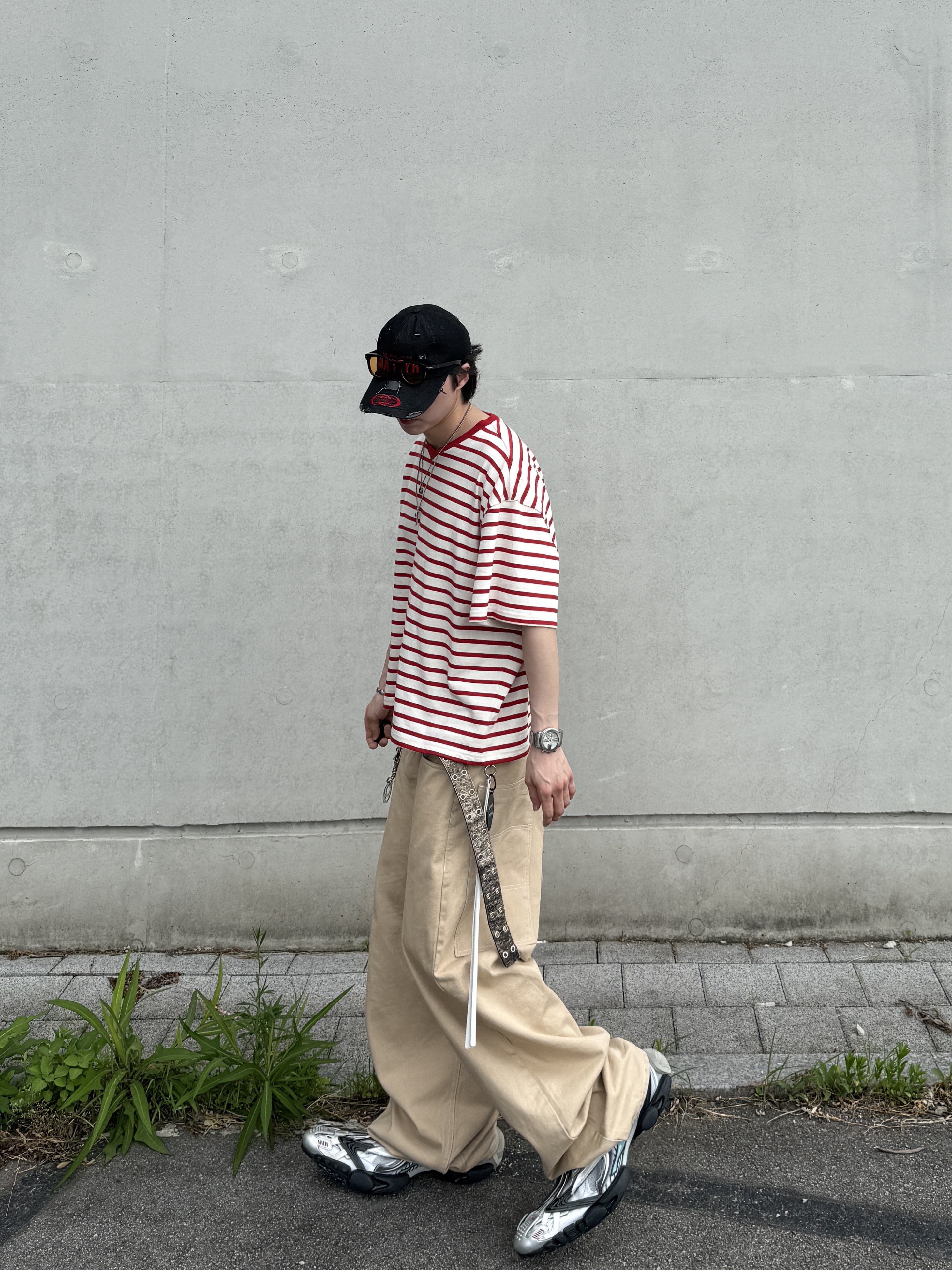 Balenciaga Reptile Sneaker Multicolor, Nonnod Cropped V-neck T-shirt Red stripe 착용 스타일 - 6