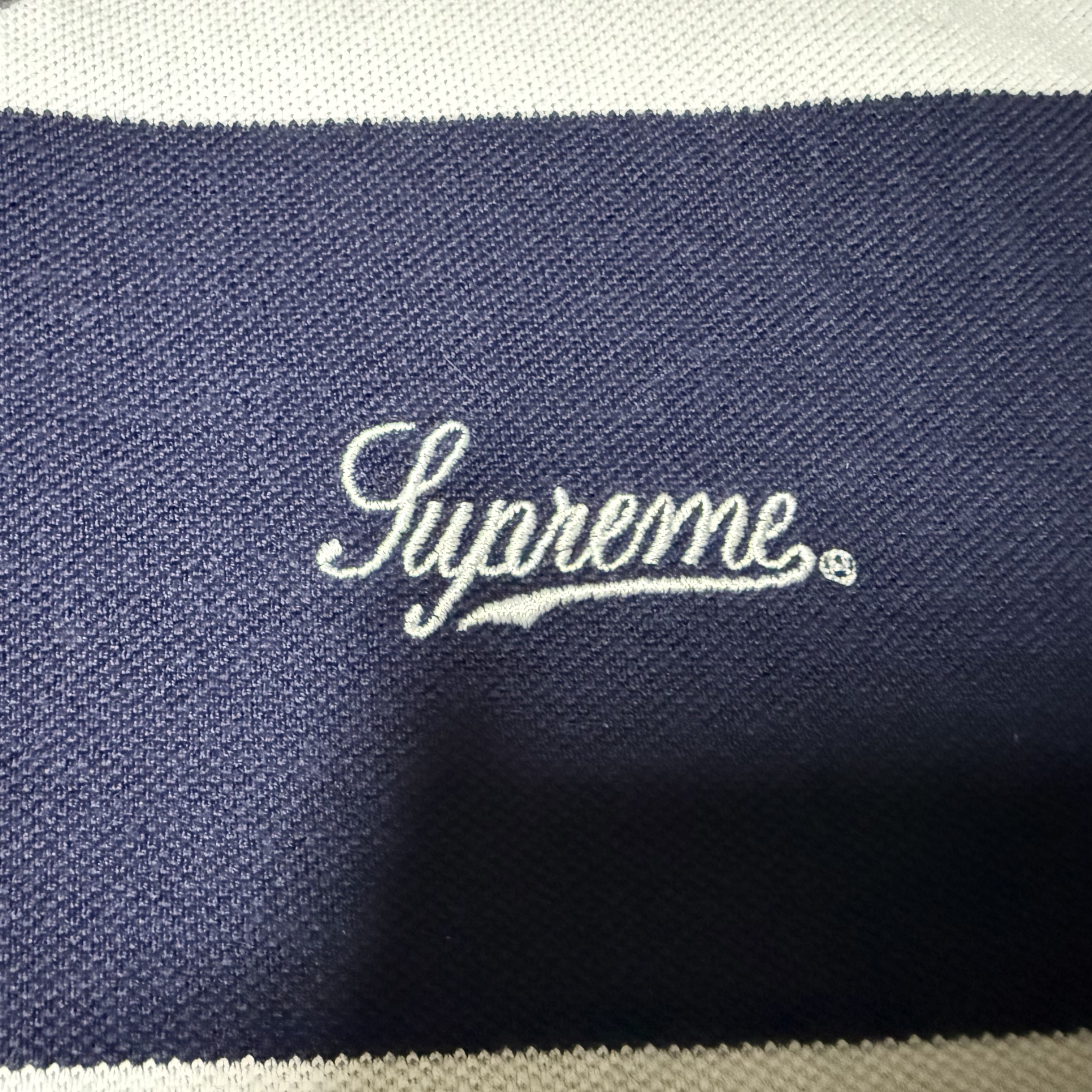 Supreme Cursive Polo Navy Stripe - 25SS 착용 스타일 - 3