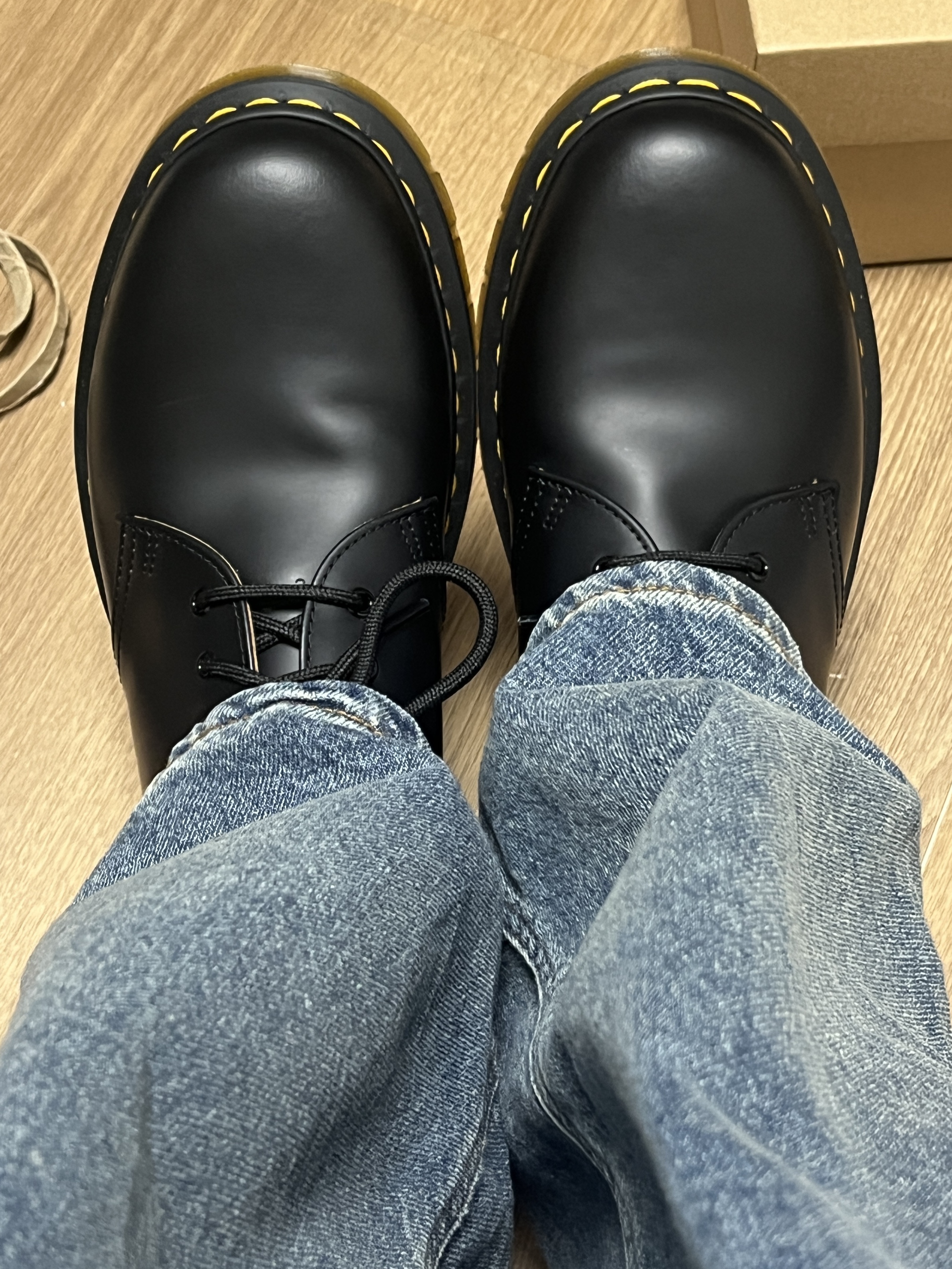 Dr. Martens 1461 Smooth Black 착용 스타일 - 2