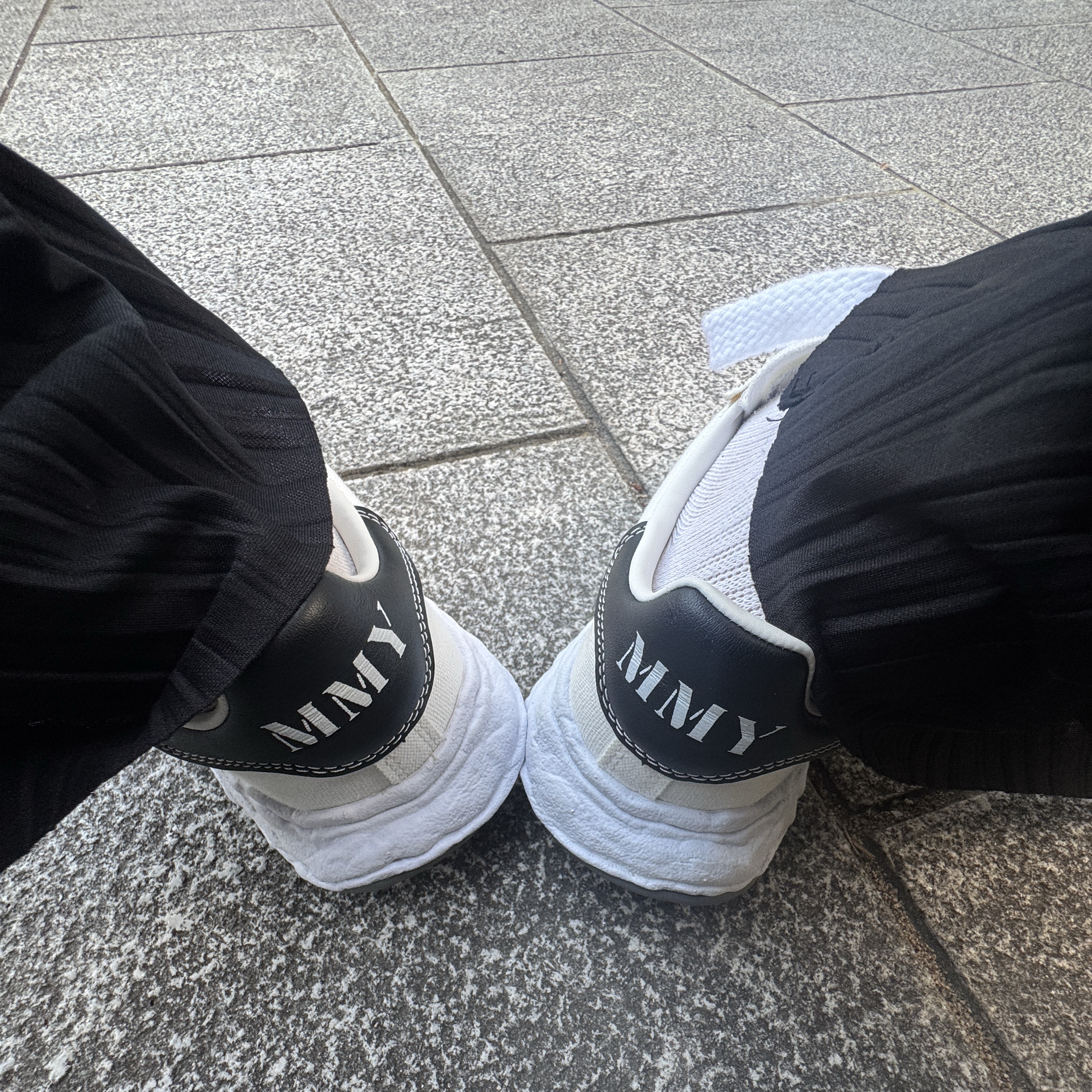 Maison Mihara Yasuhiro Charles OG Sole Canvas Low-top Sneakers White 착용 스타일 - 3