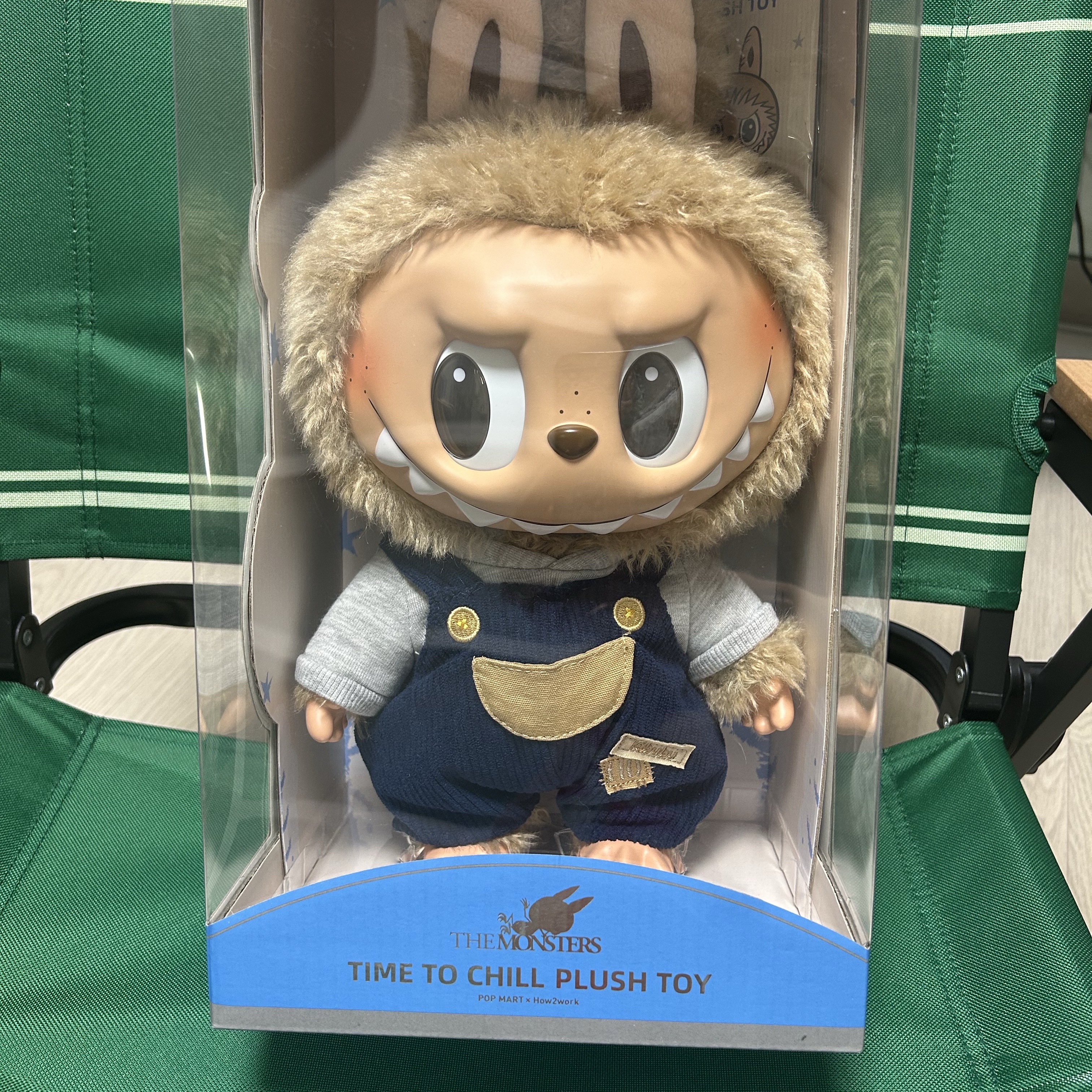 Pop Mart Labubu Time To Chill Vinyl Plush Doll 착용 스타일 - 1