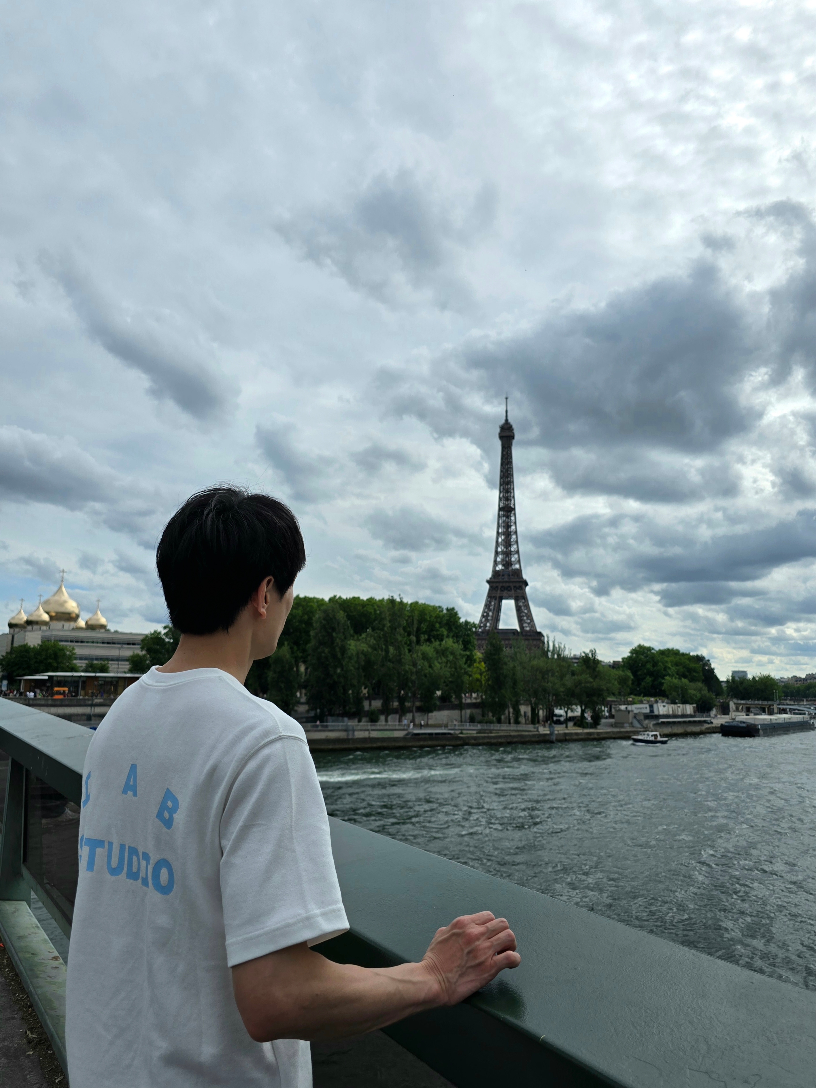 IAB Studio T-Shirt White Sky Blue 착용 스타일
