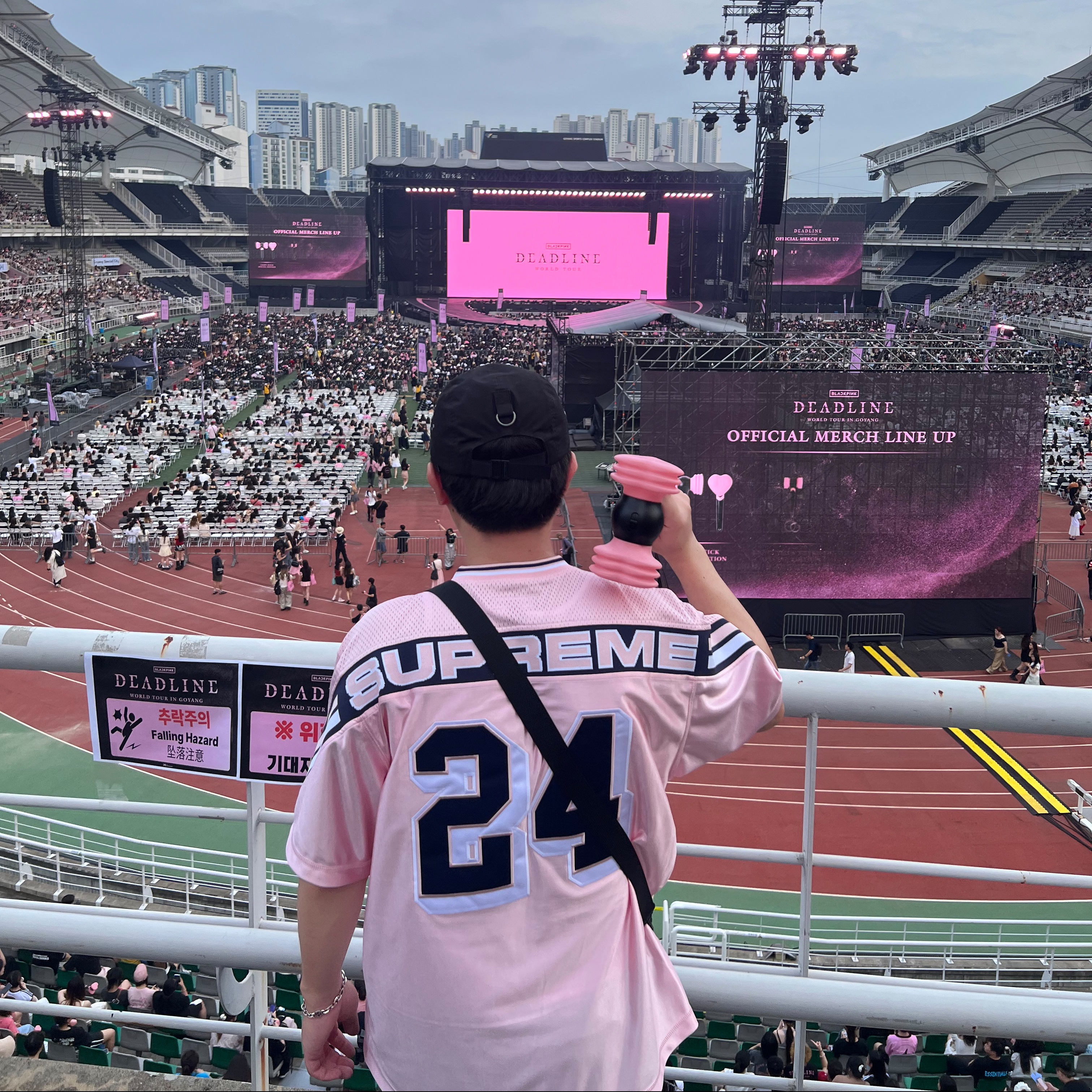 Supreme Jacquard Rib Football Jersey Pink - 24FW 착용 스타일 - 1
