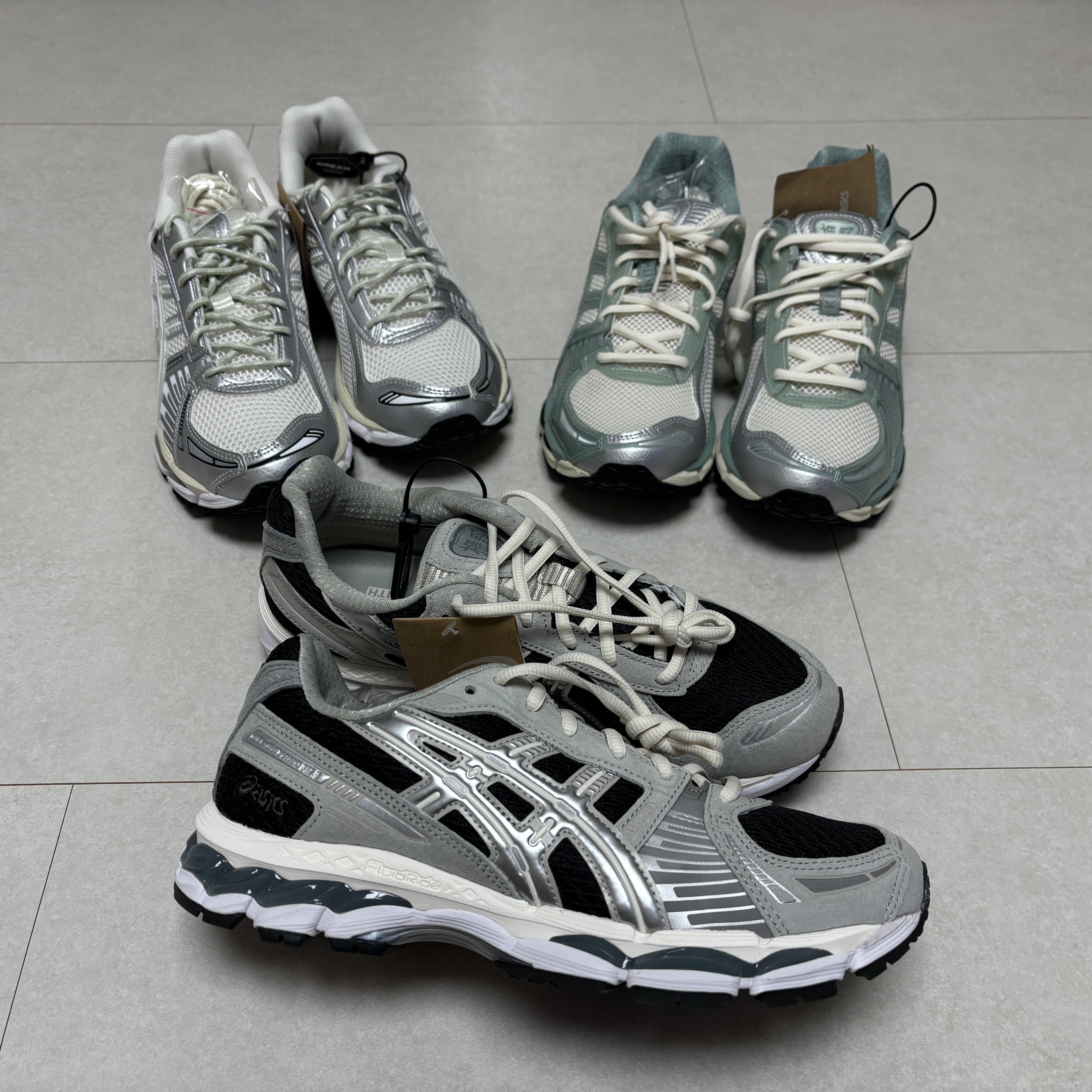 Asics x Ronnie Fieg Gel-Kayano 12.1 Cream Pure Aqua, Asics x Kith Gel-Kayano 12.1 Peat Cream 착용 스타일 - 2