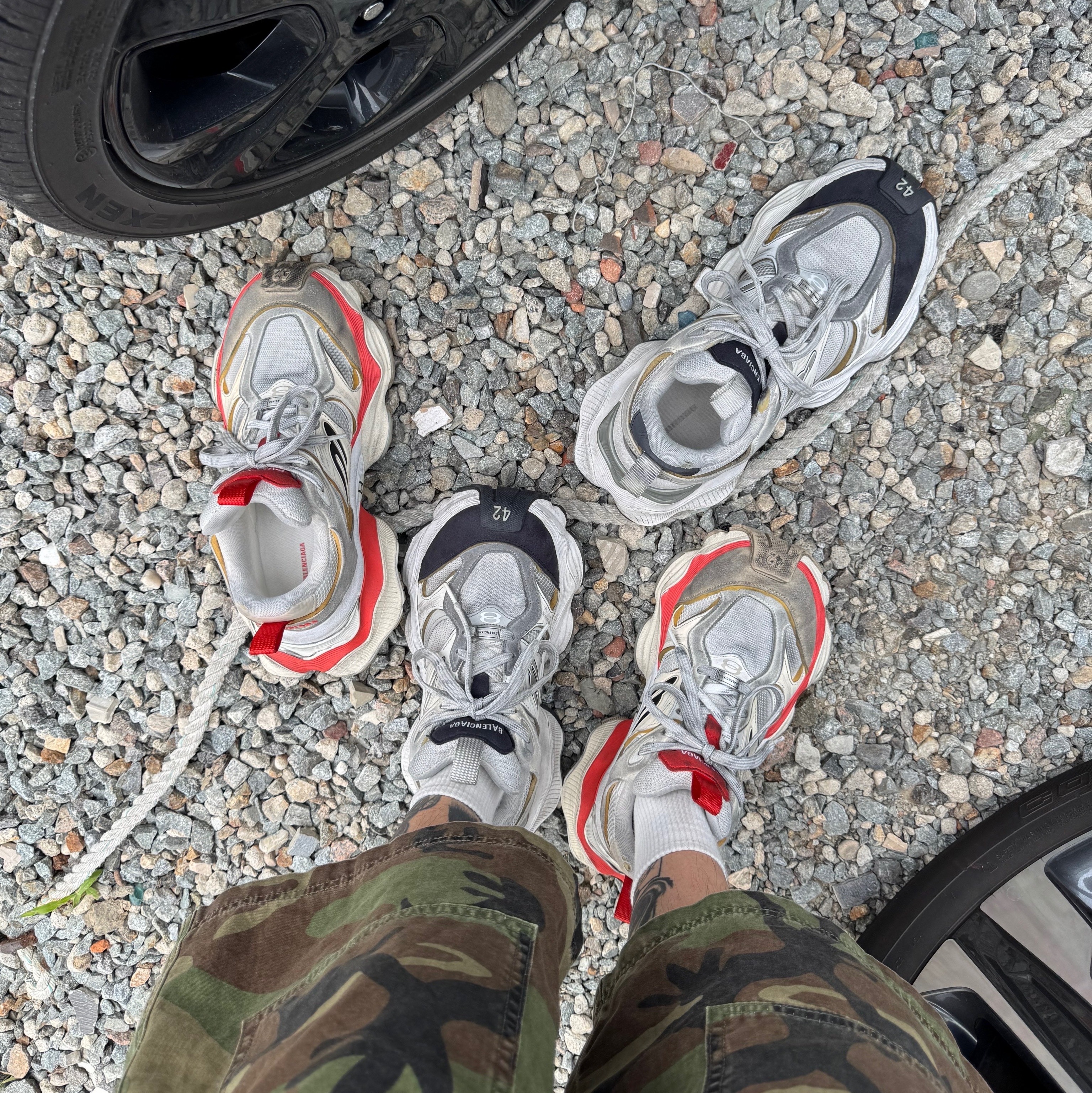 Balenciaga Cargo Sneakers White Grey, Balenciaga Cargo Sneakers Beige Grey Red 착용 스타일