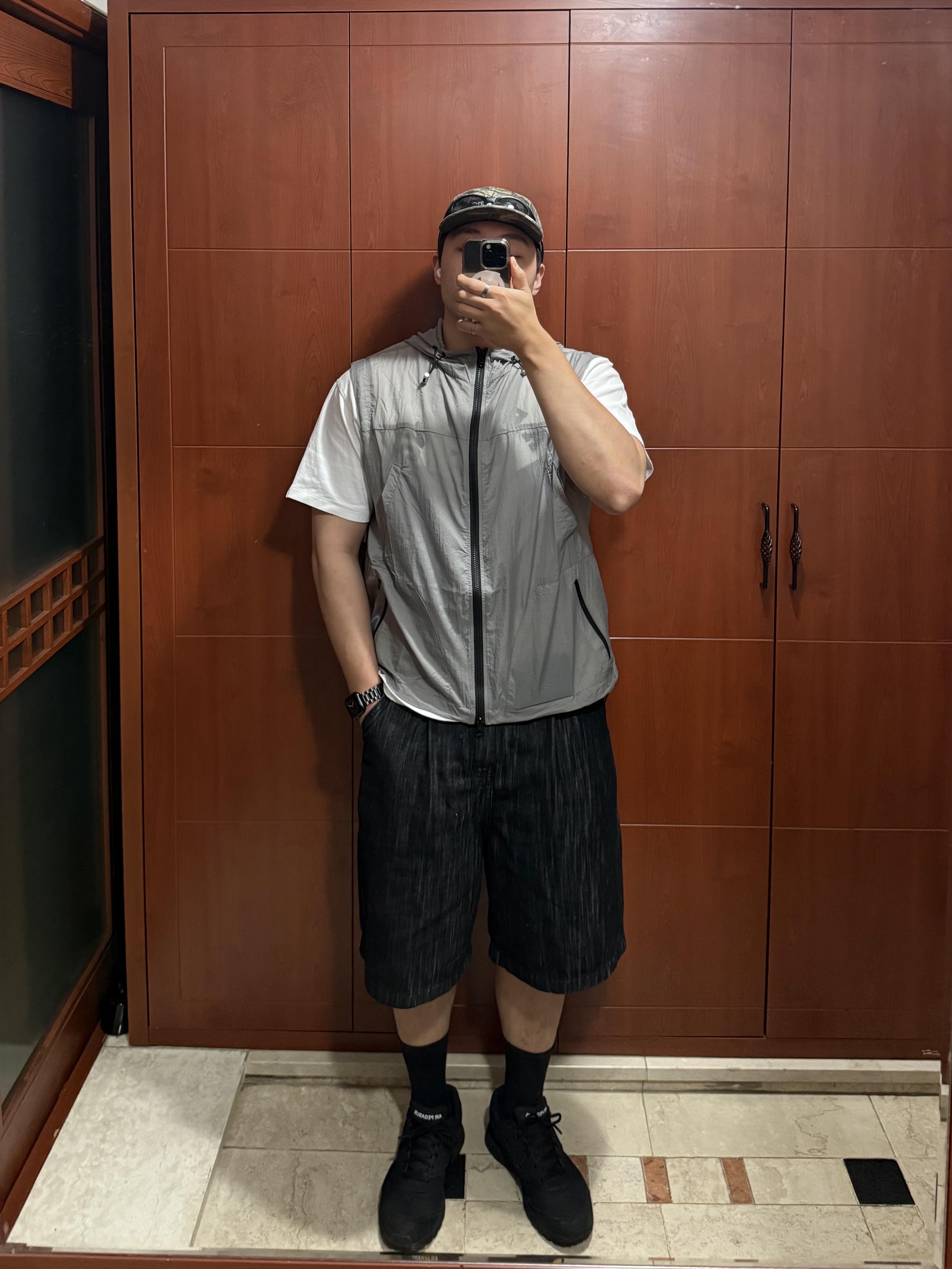 Oakley Eye Jacket Redux Matte Black Frame Prizm Grey Lenses High Bridge Fit, Supreme Washed Chino Twill Camp Cap Realtree Hardwoods Camo - 25SS 착용 스타일