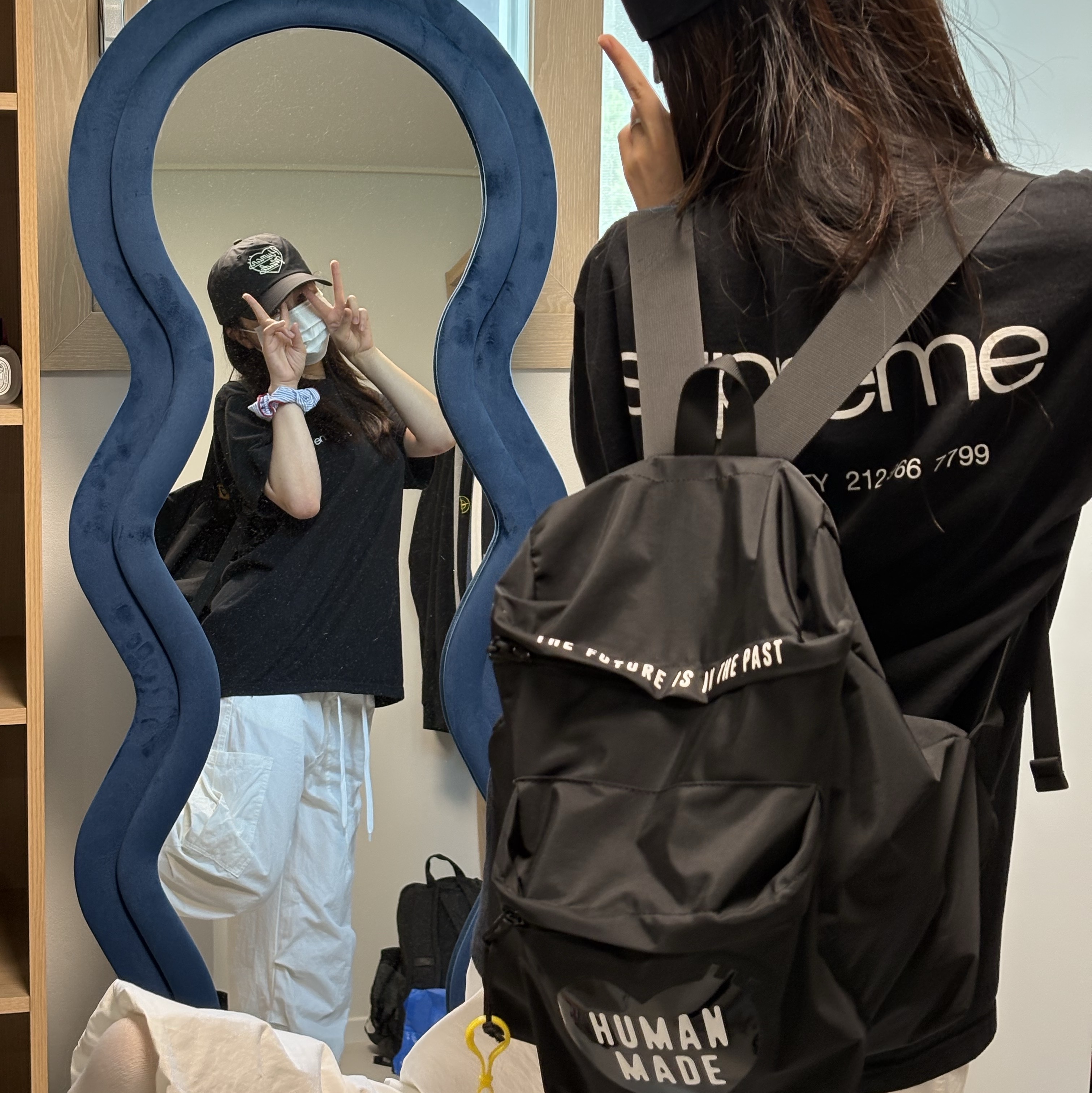 Supreme NYC T-Shirt Black - 23FW, Human Made 5 Panel Nylon Cap Black 착용 스타일 - 1